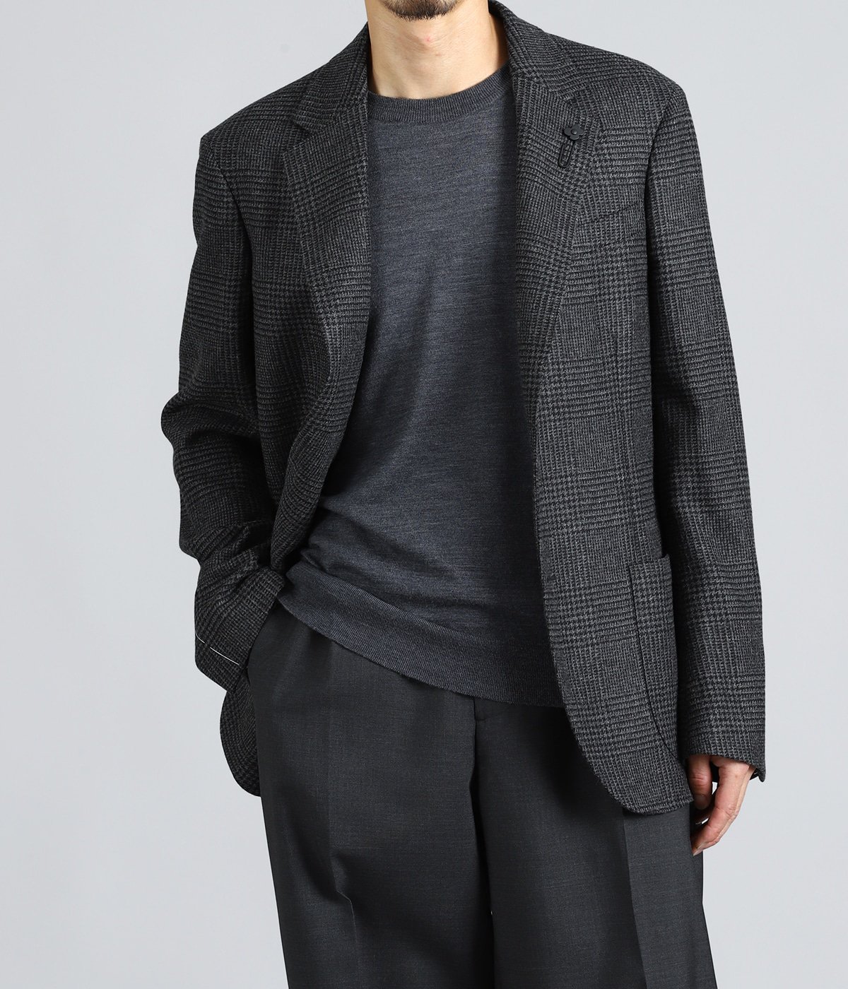 model(175cm / 60kg)B85 W75 H92 着用サイズ：48