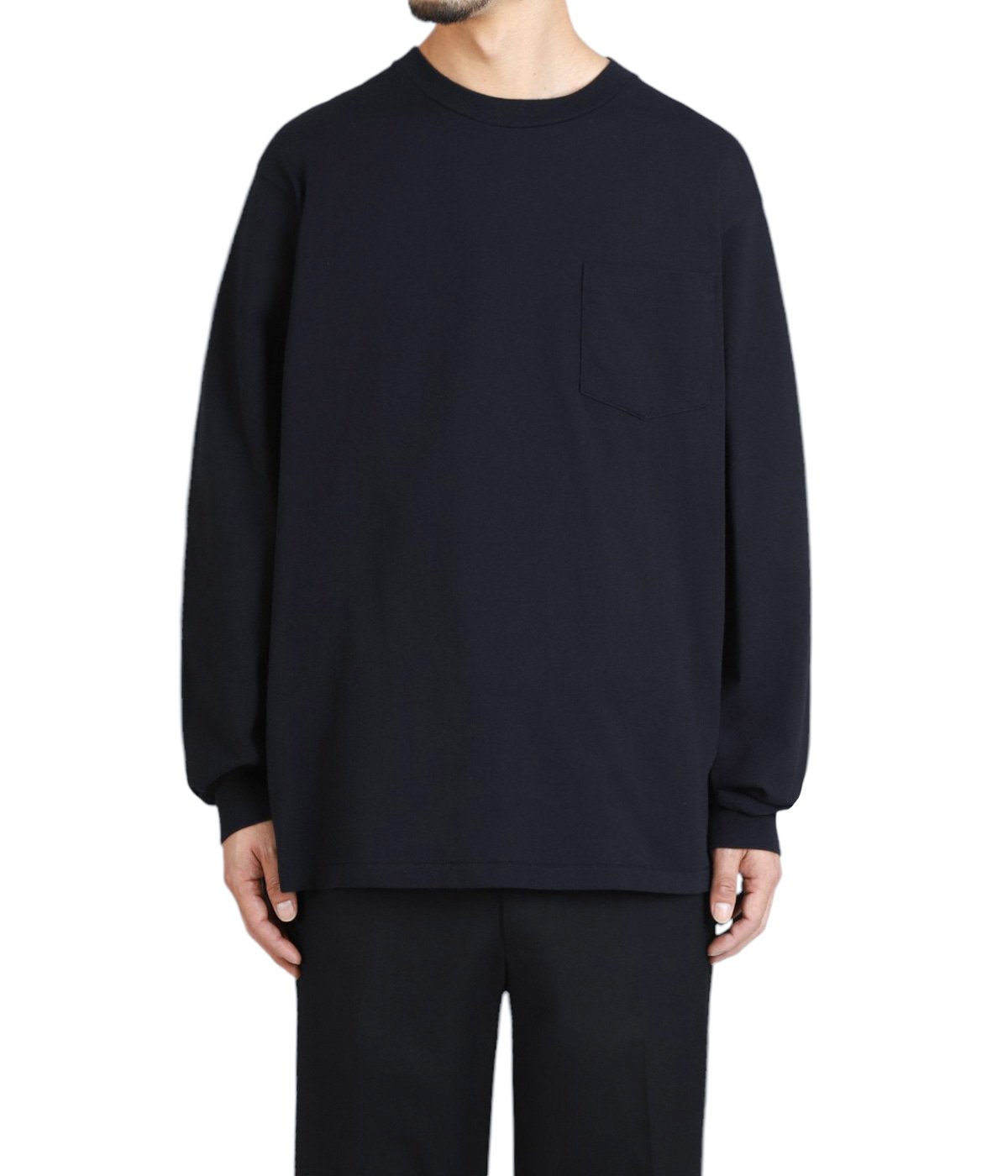 model（184cm / 63kg）B85 W80 H102 着用サイズ：XL