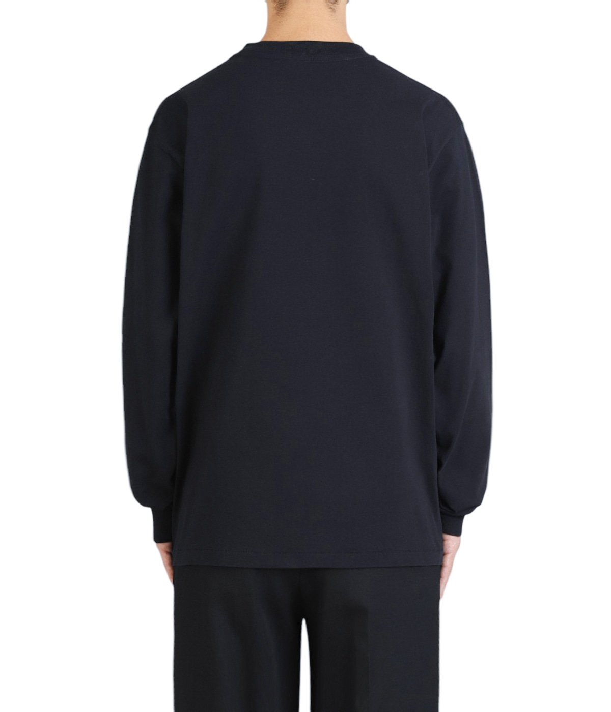 model（184cm / 63kg）B85 W80 H102 着用サイズ：XL