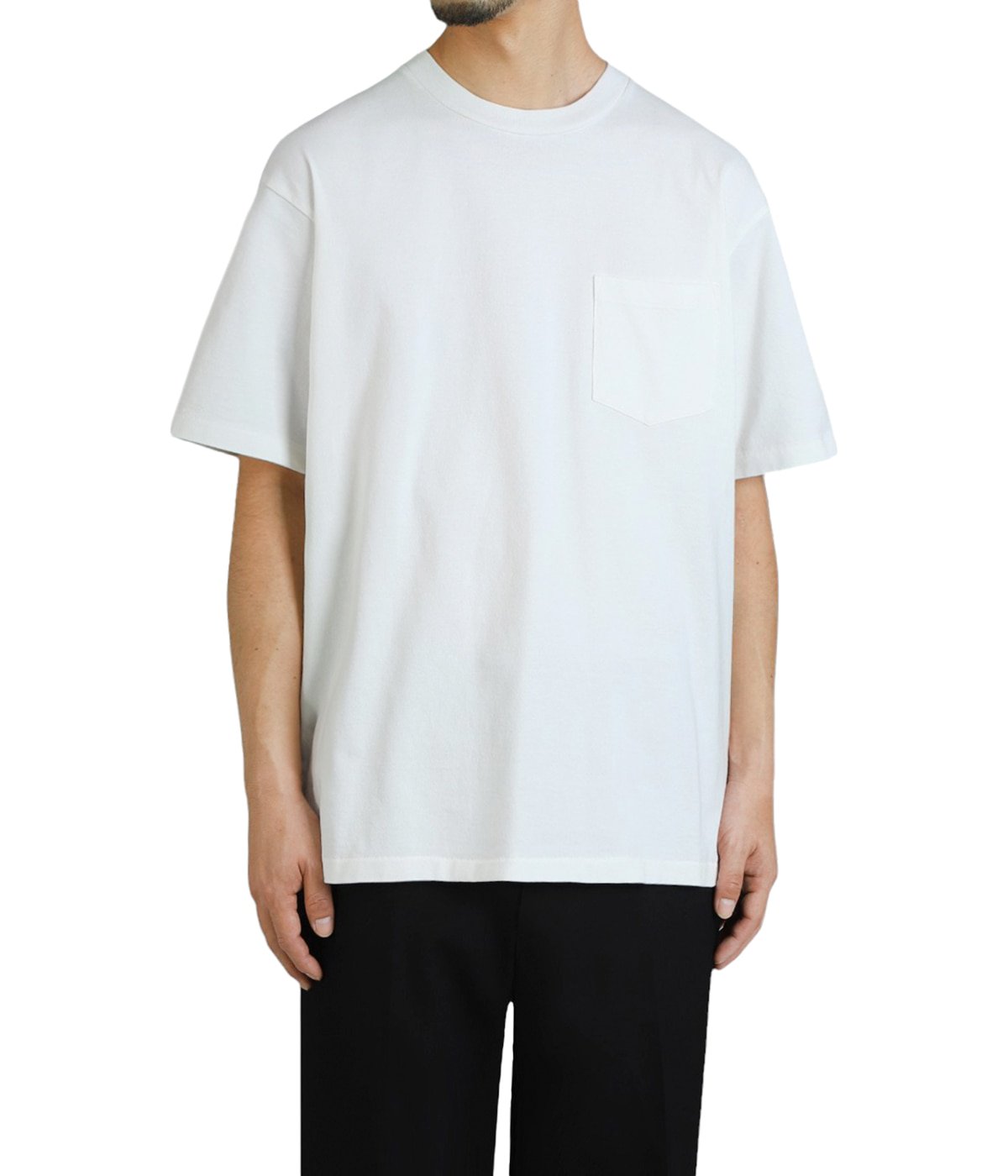 model（184cm / 63kg）B85 W80 H102 着用サイズ：XL