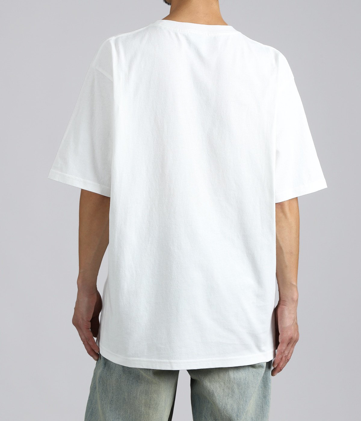 model（175cm / 60kg）B85 W75 H92 着用サイズ：L