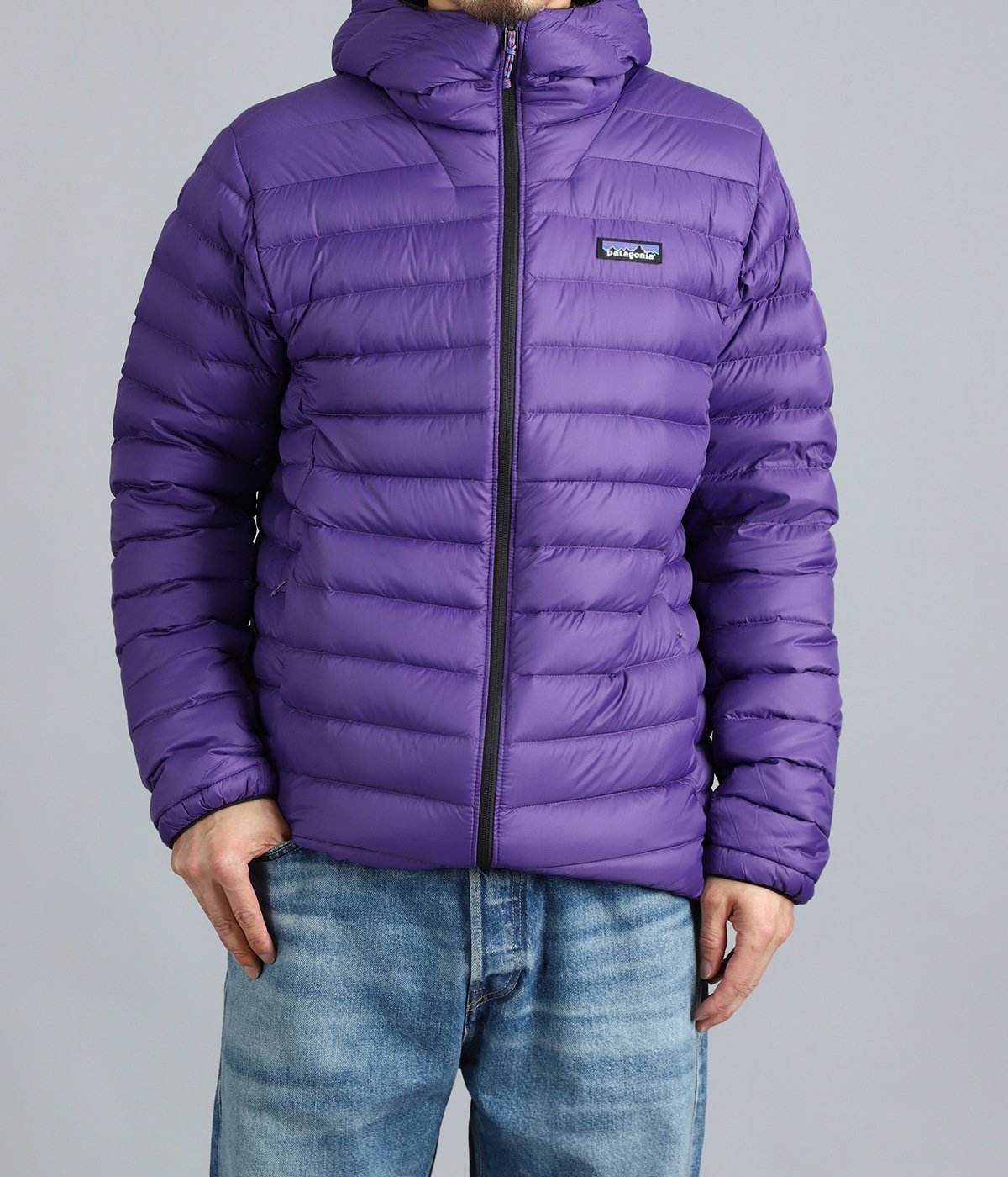 model（175cm / 60kg）B85 W75 H92 着用サイズ：M