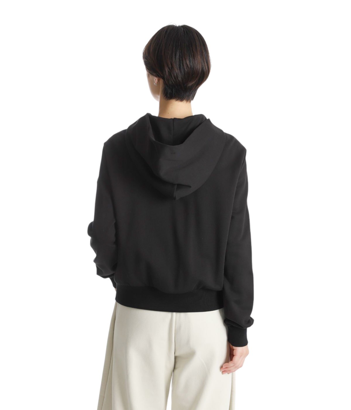 model（166cm） 着用サイズ：S