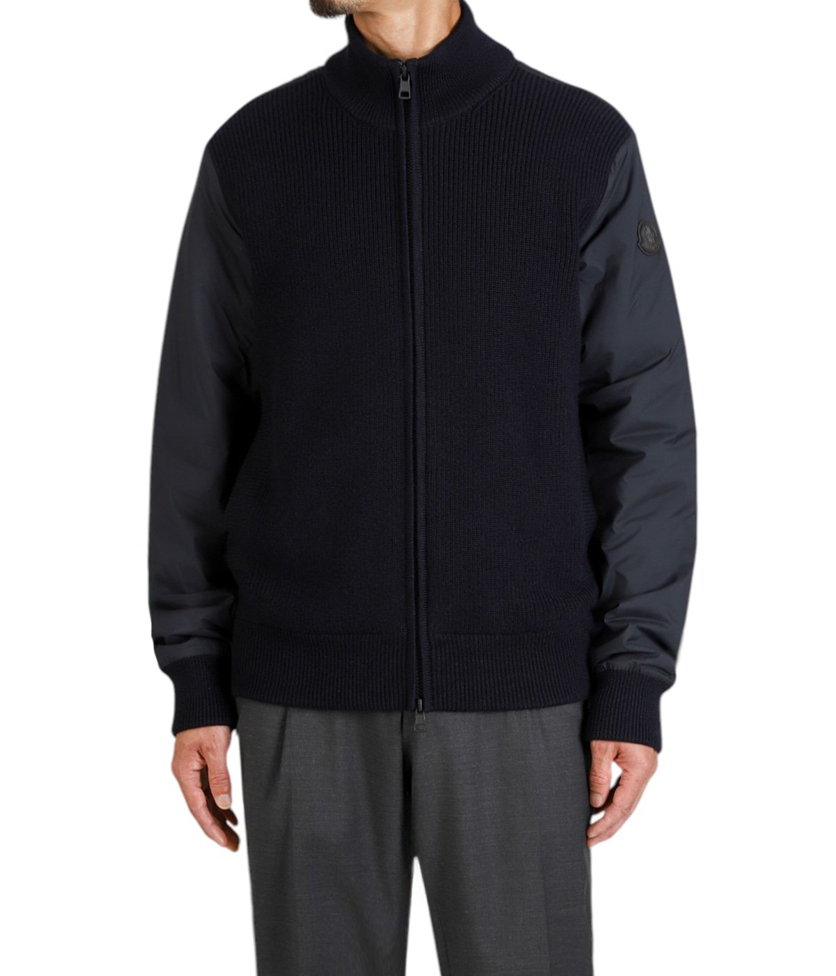 model（175cm / 60kg）B85 W75 H92 着用サイズ：M