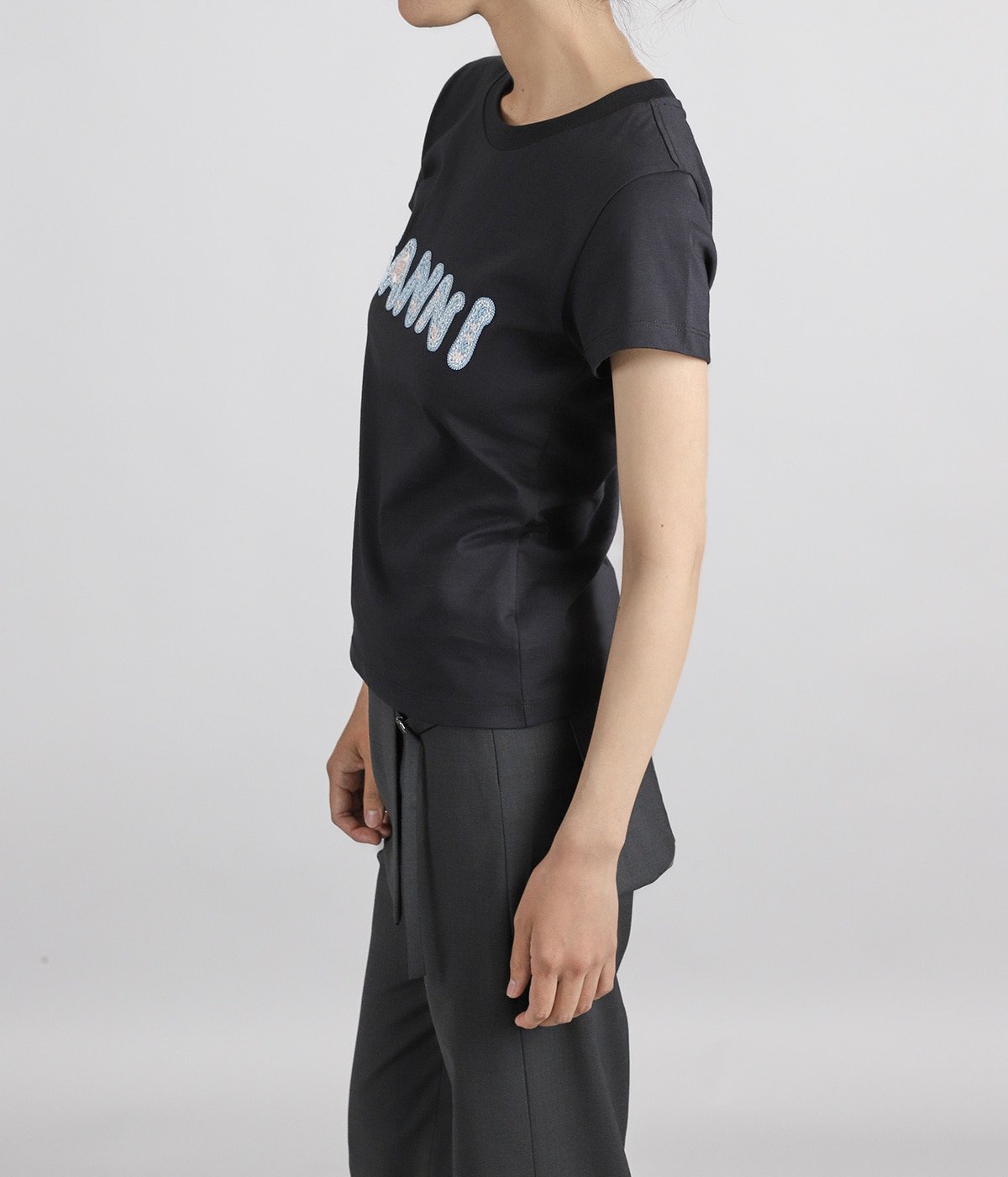 model（162cm） 着用サイズ：S