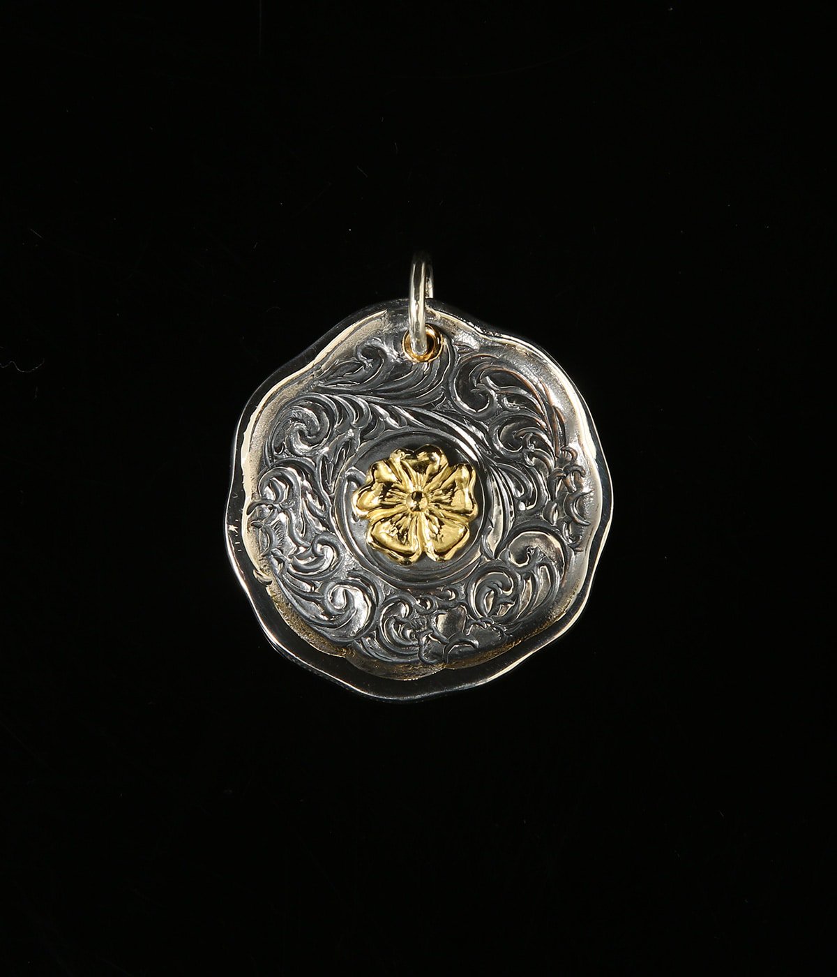 Larry Smith ラリースミス Karakusa Medal No 178 アクセサリー ペンダントトップ メンズ の通販 Arknets アークネッツ メンズ レディース公式通販 正規取扱店