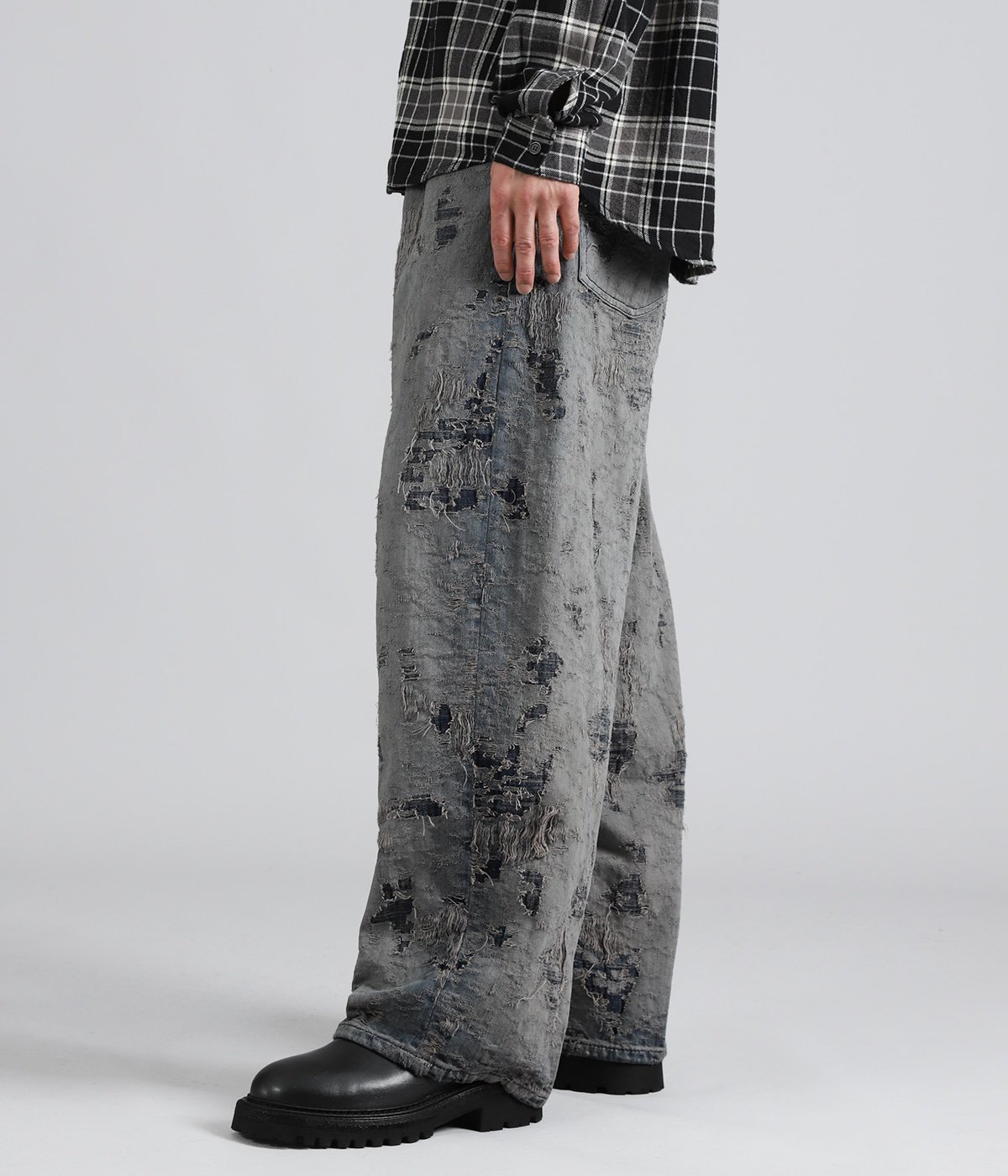 model（175cm / 60kg）B85 W75 H92 着用サイズ：28inch