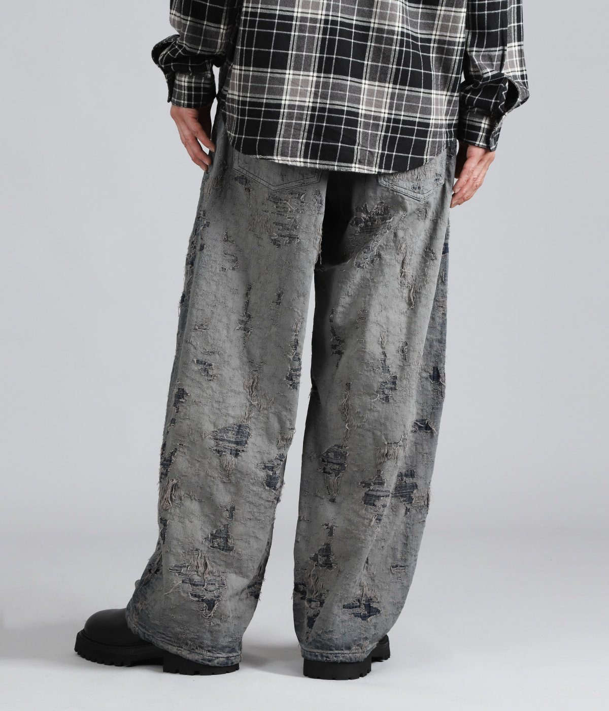 model（175cm / 60kg）B85 W75 H92 着用サイズ：28inch