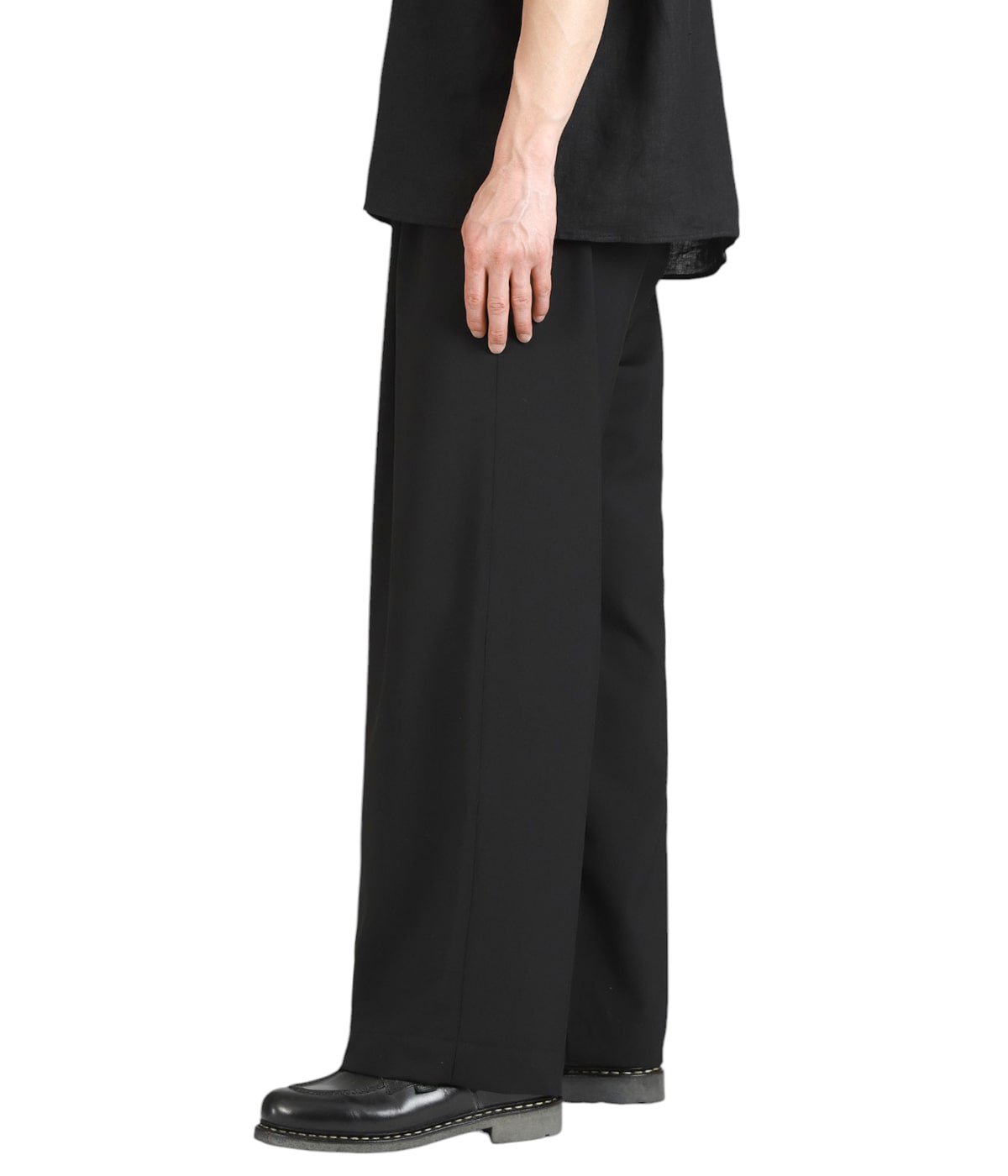 model（175cm / 60kg）B85 W75 H92 着用サイズ：2