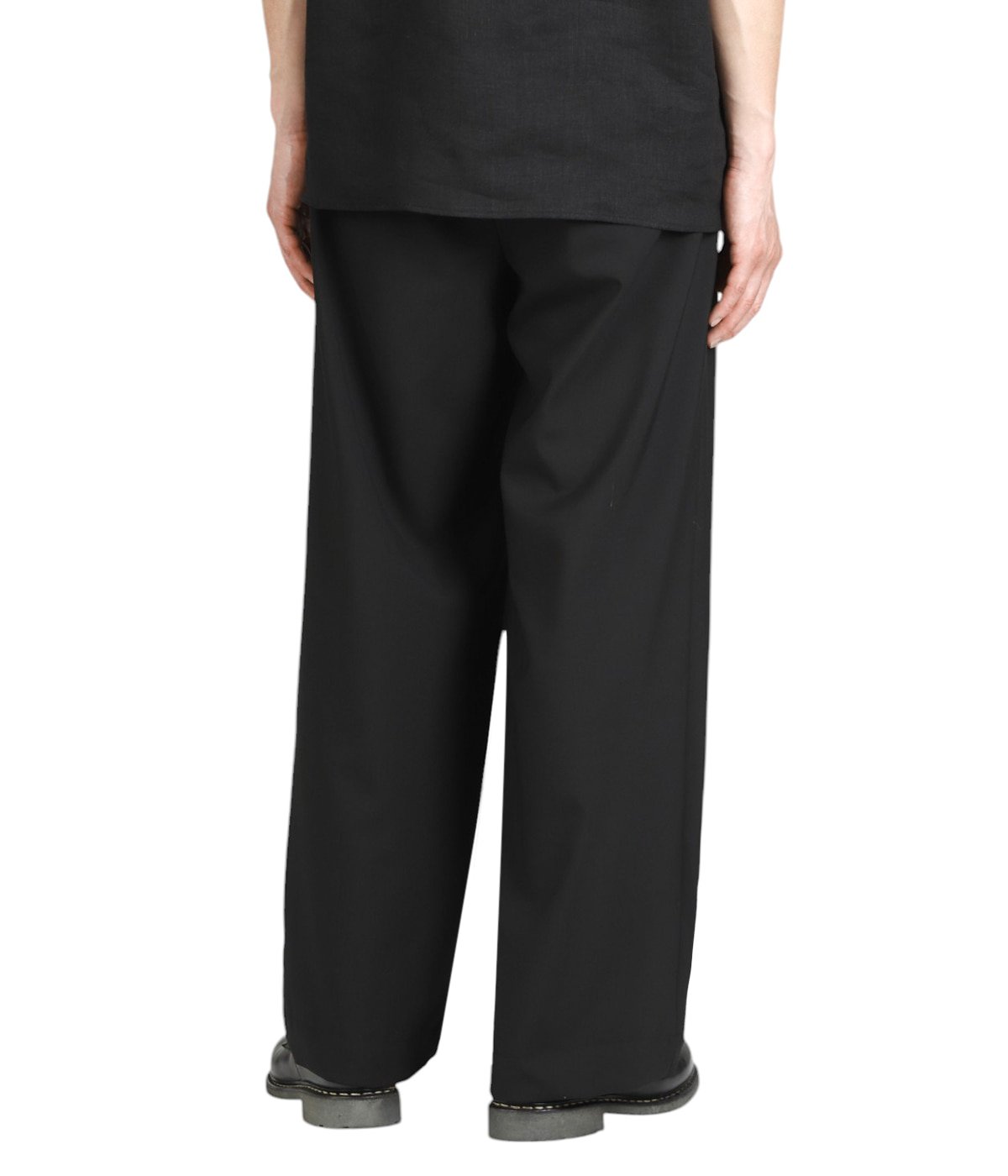 model（175cm / 60kg）B85 W75 H92 着用サイズ：2