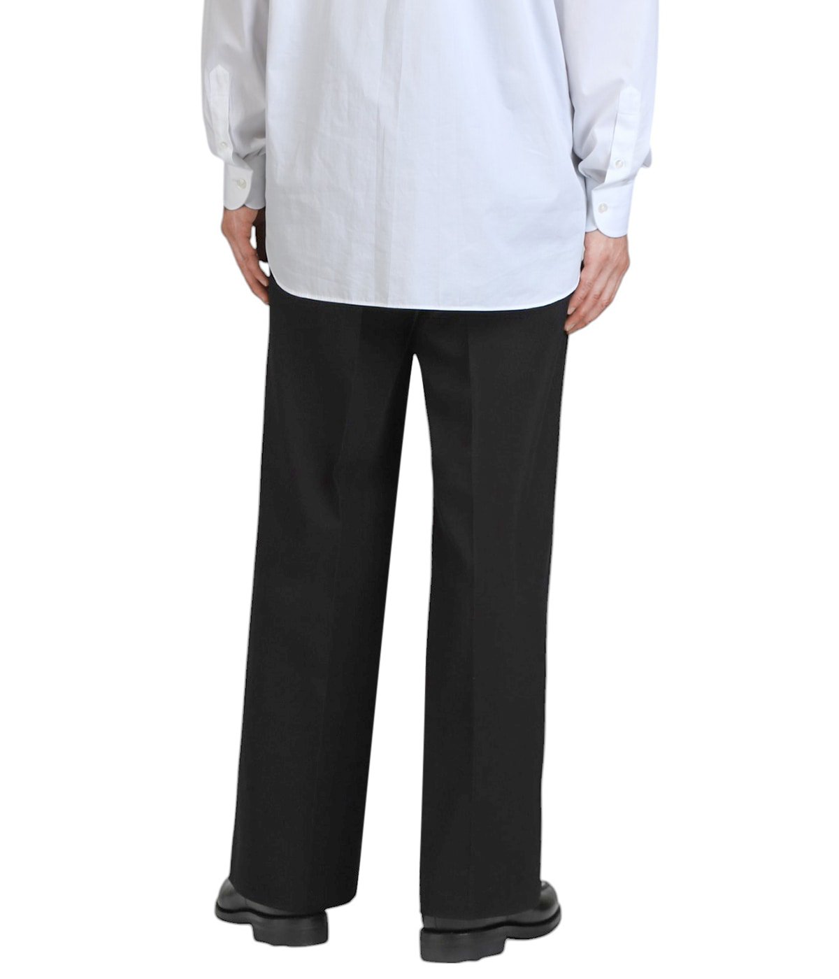 model（175cm / 60kg）B85 W75 H92 着用サイズ：2