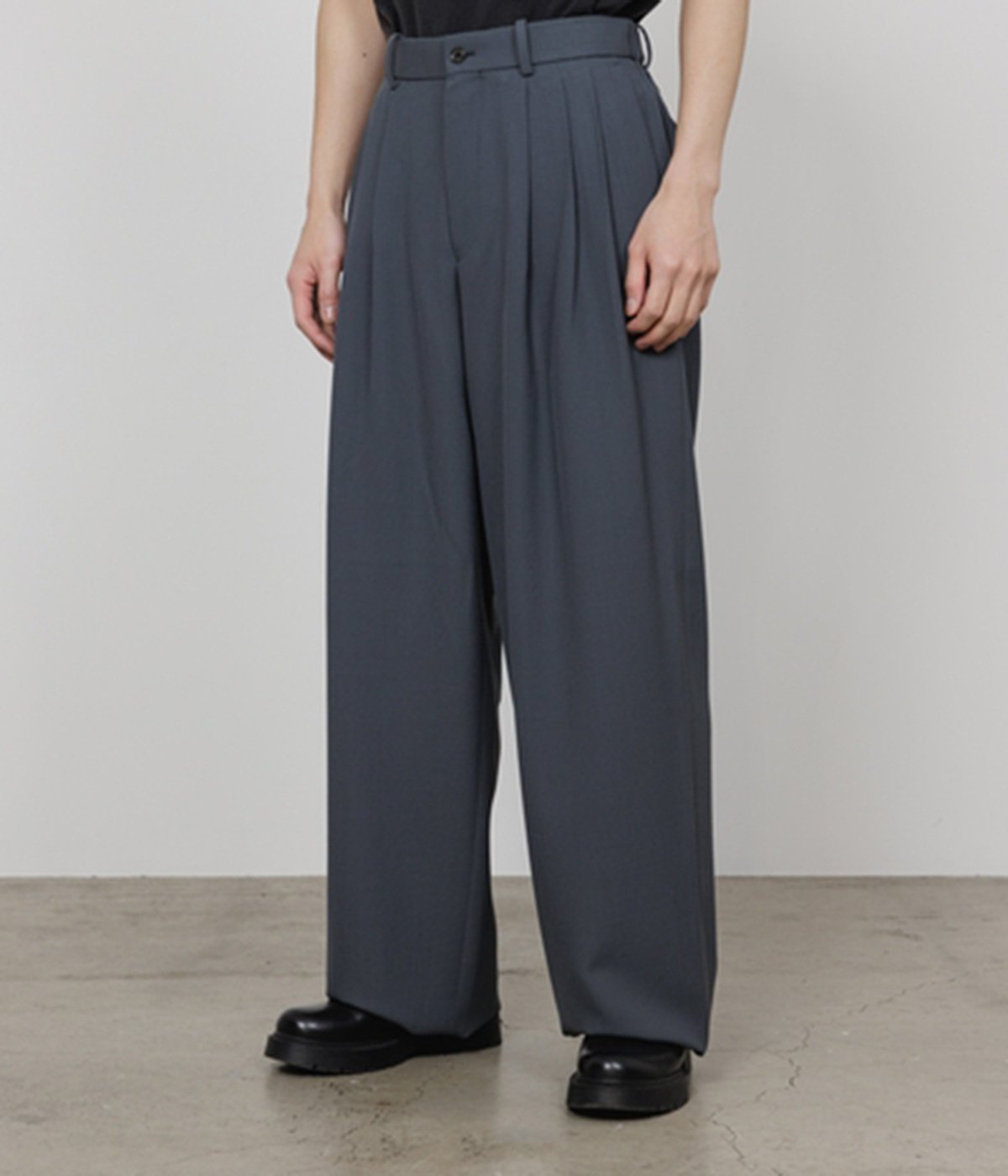 予約】TRIPLE PLEATED WIDE TROUSERS ORGANIC WOOL SURVIVAL