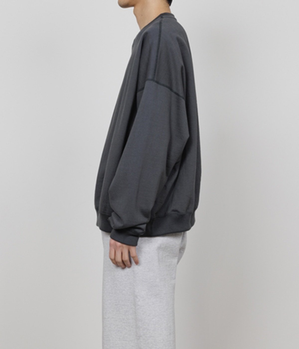 model（175cm / 60kg）着用サイズ：2