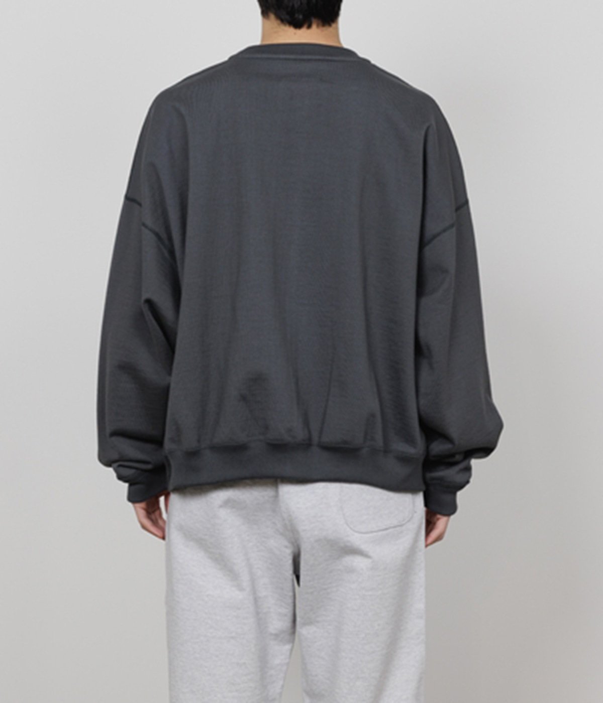 model（175cm / 60kg）着用サイズ：2