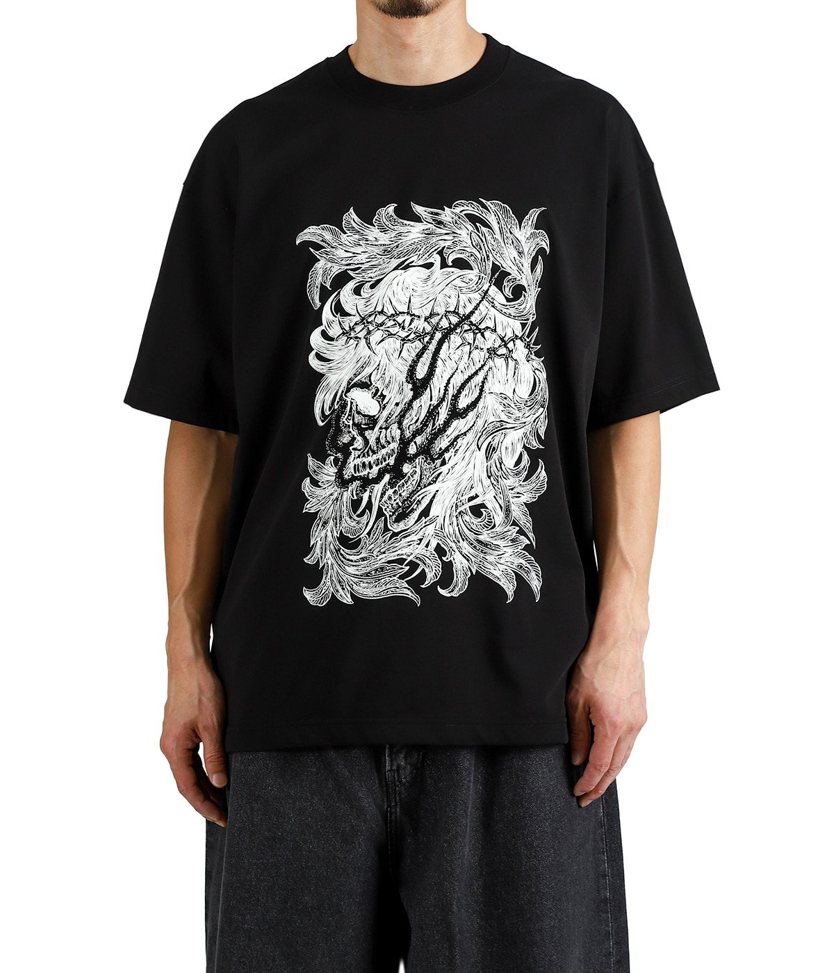 model（175cm / 60kg）B85 W75 H92 着用サイズ：S