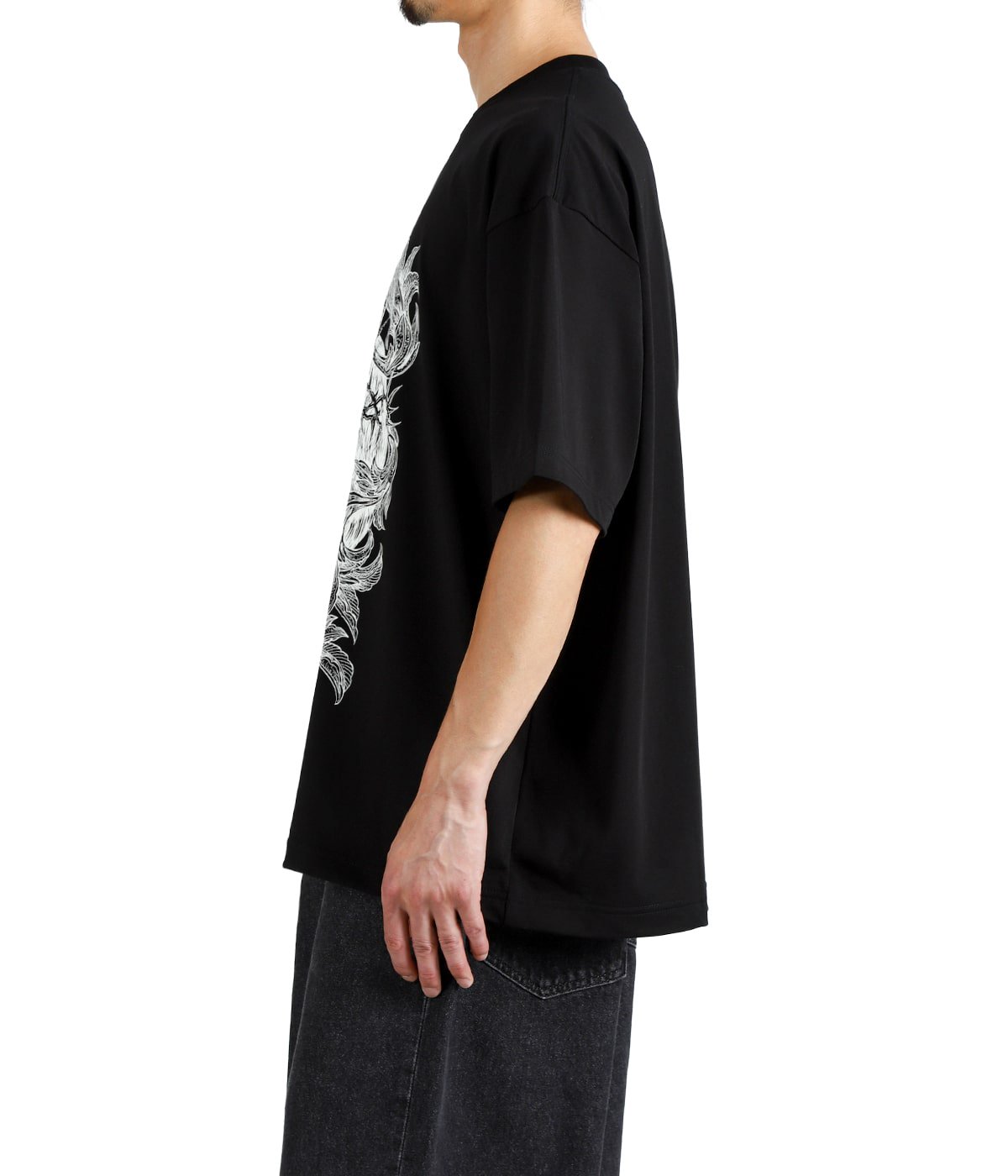 model（175cm / 60kg）B85 W75 H92 着用サイズ：S