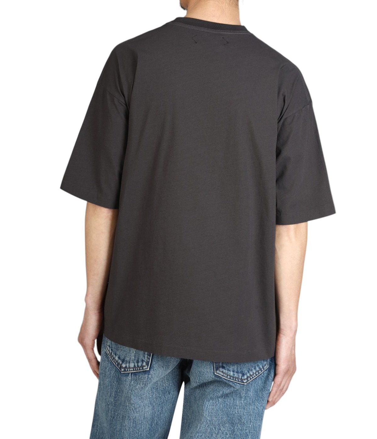 model（175cm / 60kg）B85 W75 H92 着用サイズ：42