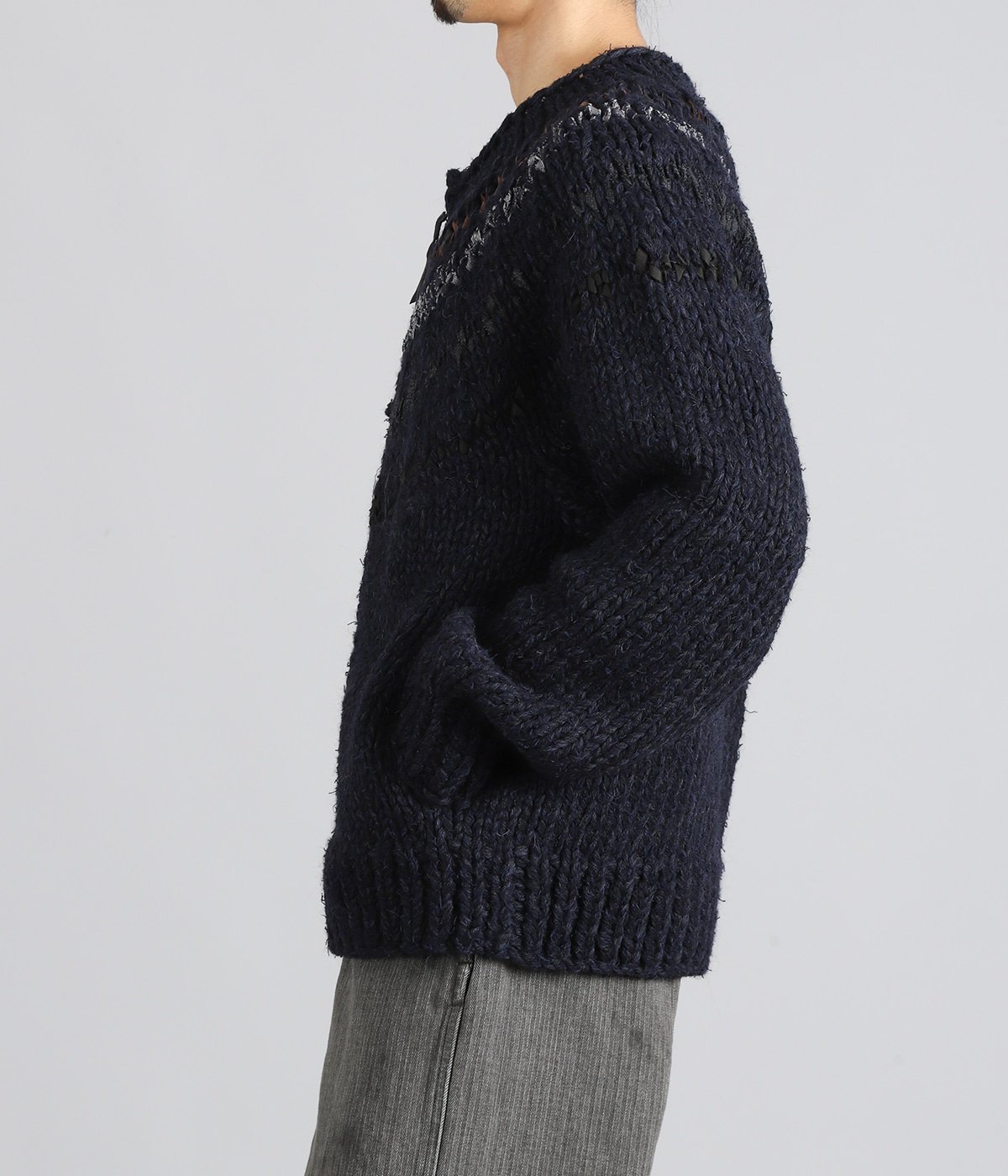 model（175cm / 60kg）B85 W75 H92 着用サイズ：42