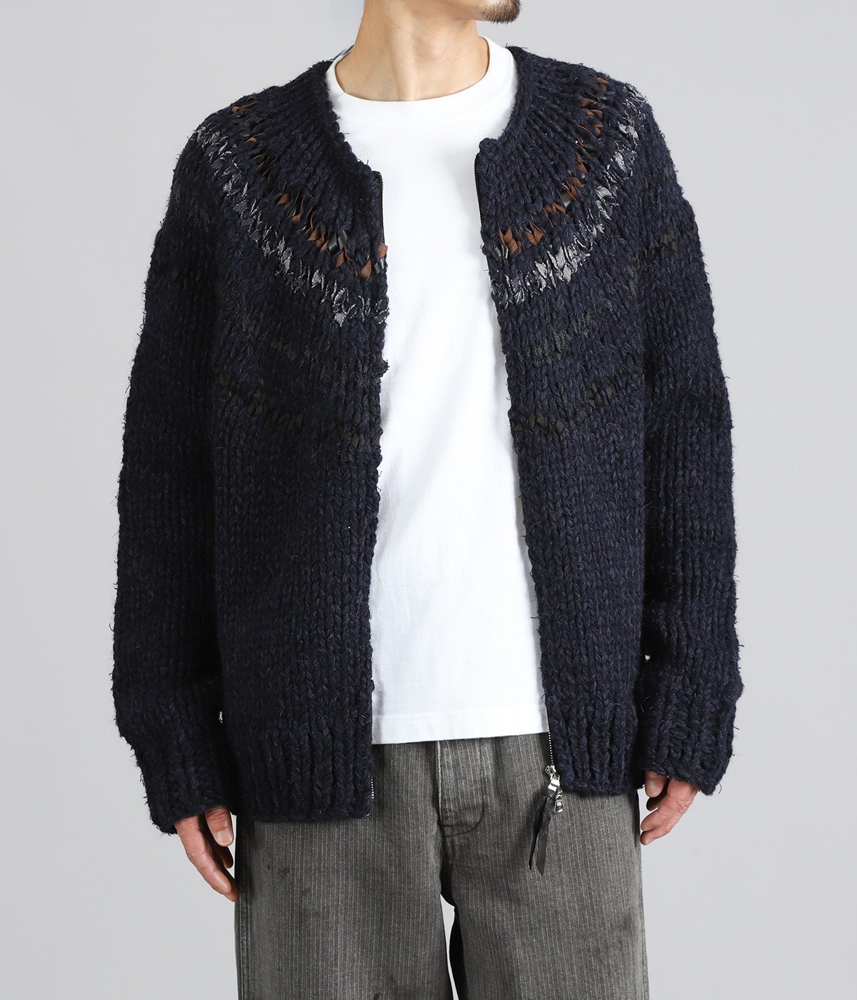 model（175cm / 60kg）B85 W75 H92 着用サイズ：42