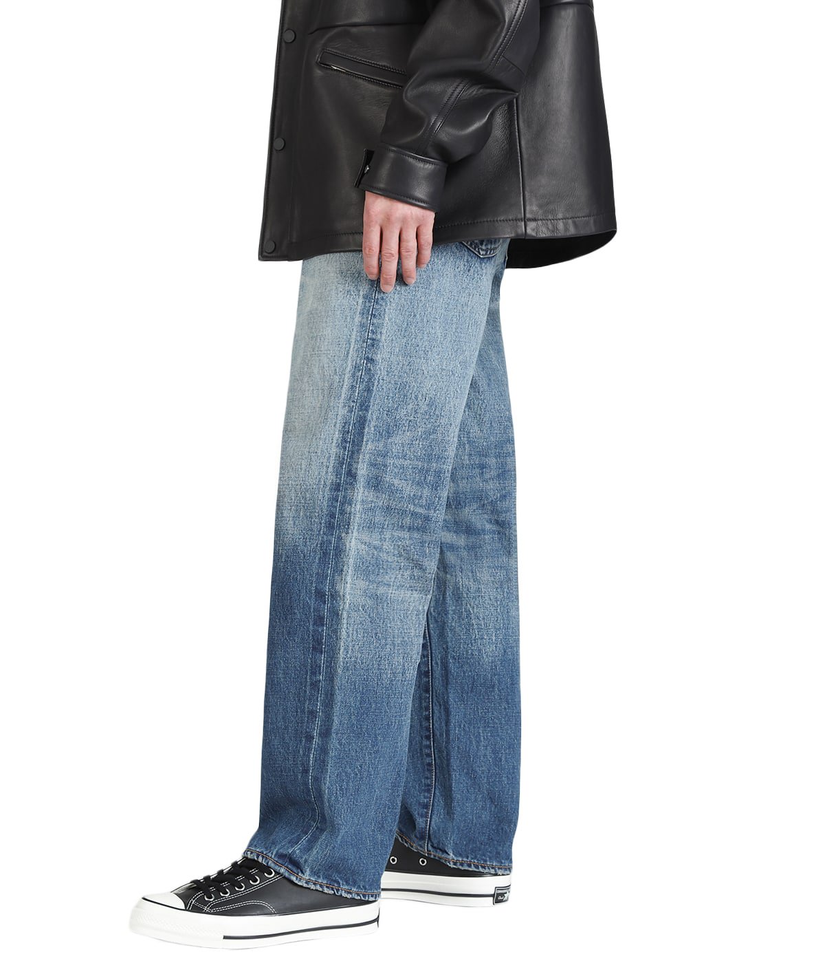 model（175cm / 60kg）B85 W75 H92 着用サイズ：32