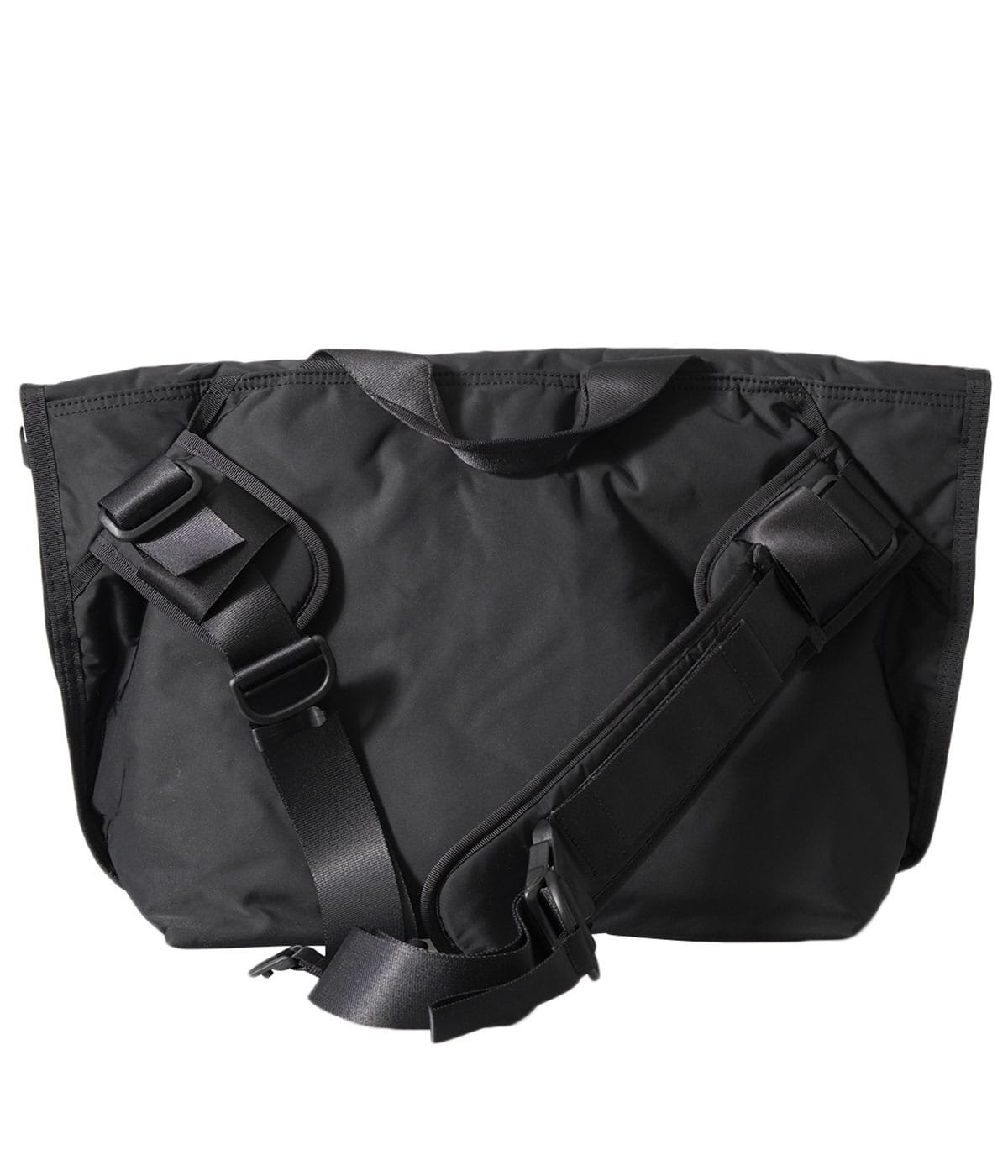 BLACK BEAUTY BY FRAGMENT DESIGN MESSENGER BAG (L)