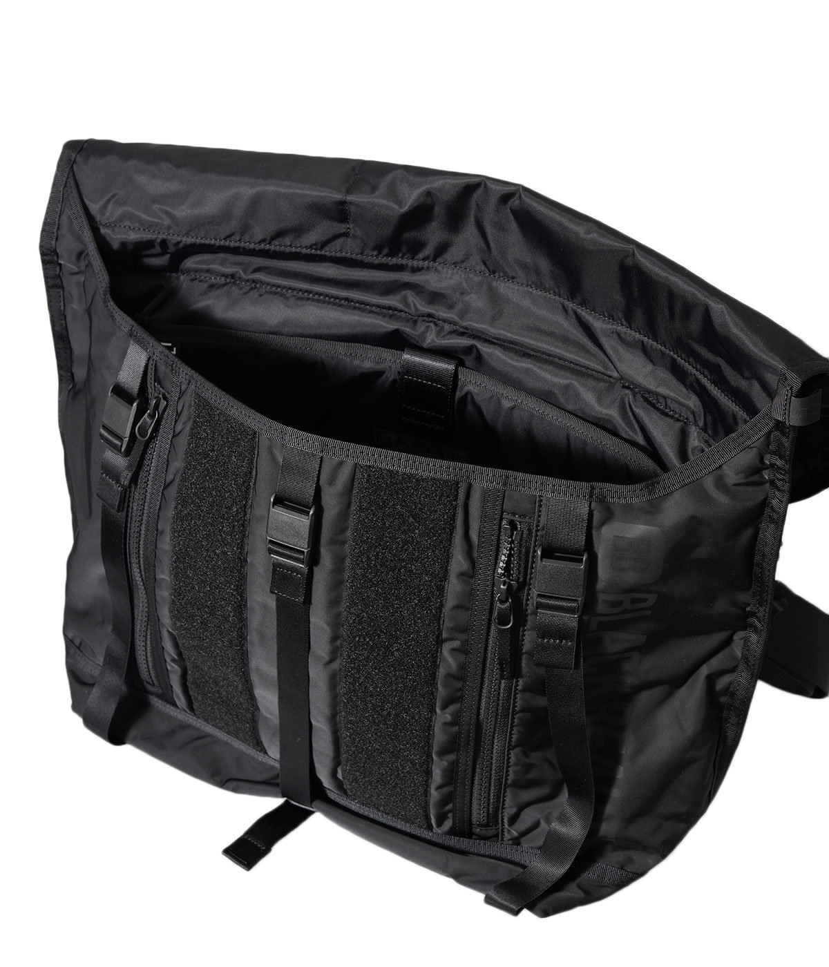 BLACK BEAUTY BY FRAGMENT DESIGN MESSENGER BAG (L) BLACK BEAUTY BY FRAGMENT DESIGN MESSENGER BAG (L)