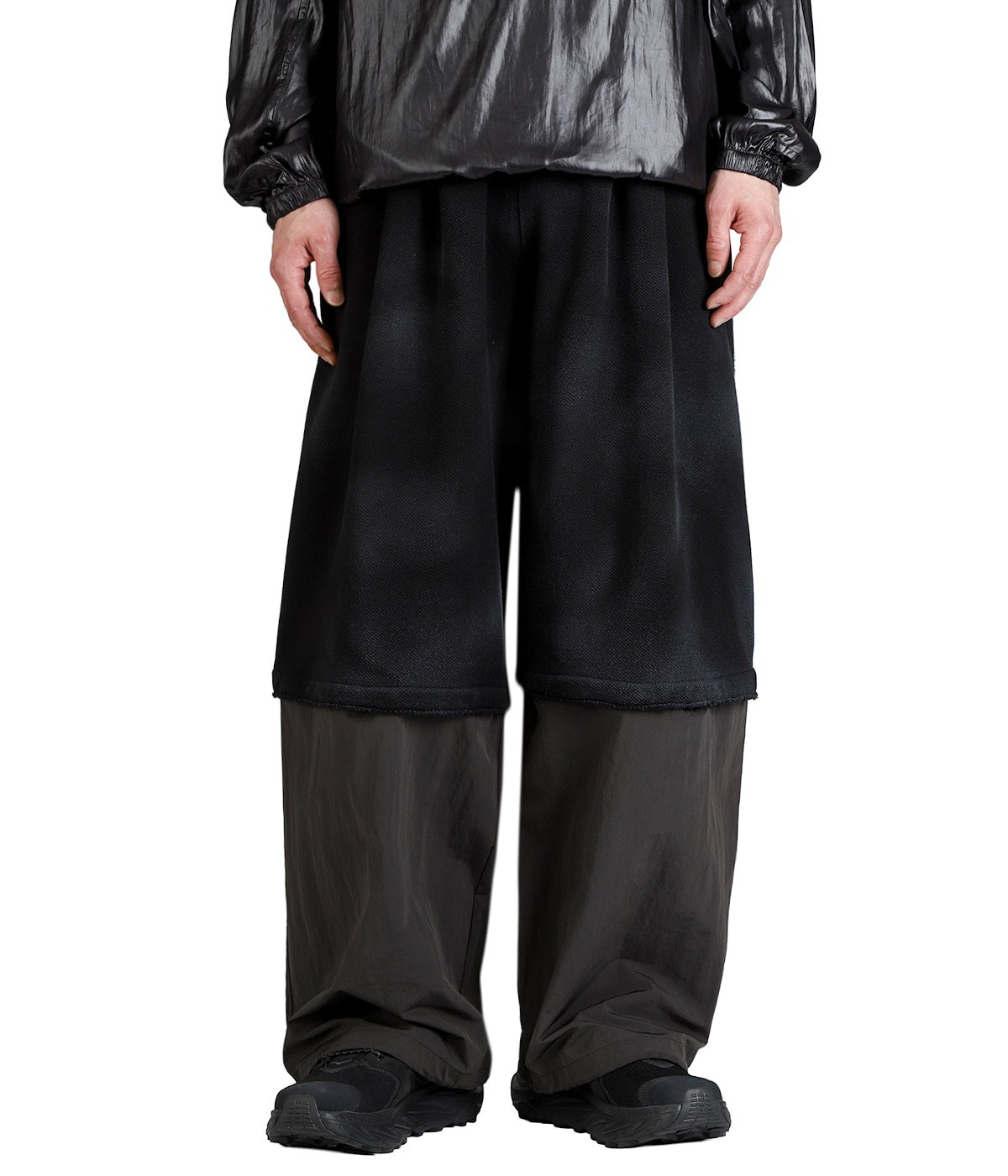 model（175cm / 60kg）B85 W75 H92 着用サイズ：2