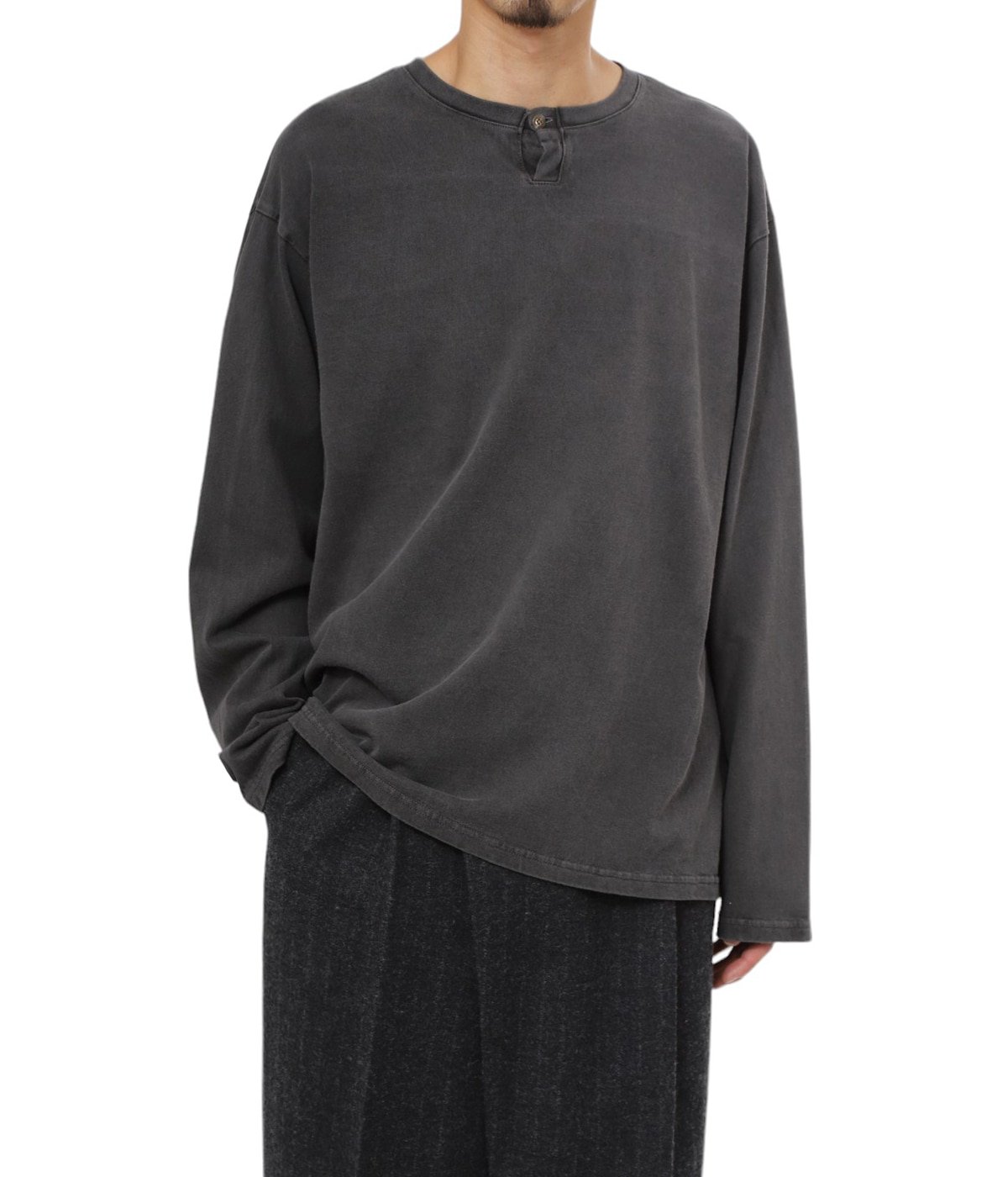 model（175cm / 60kg）B85 W75 H92 着用サイズ：L