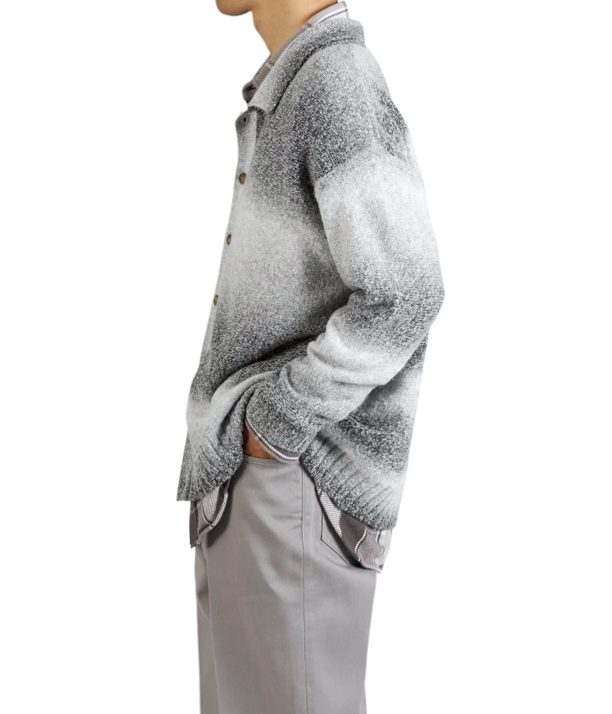 model（177cm / 62kg）B87 W73 H92 着用サイズ：L
