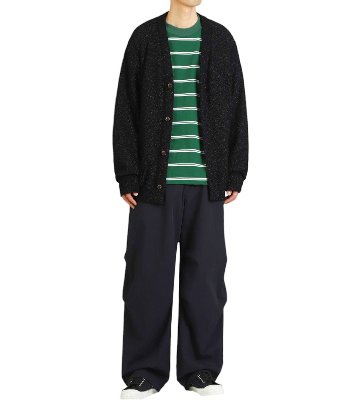 model（177cm / 62kg）B87 W73 H92 着用サイズ：L