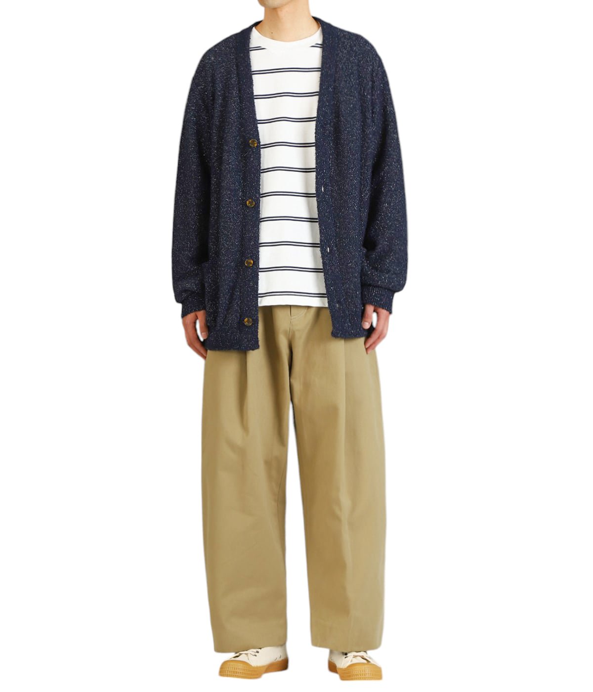 model（177cm / 62kg）B87 W73 H92 着用サイズ：L