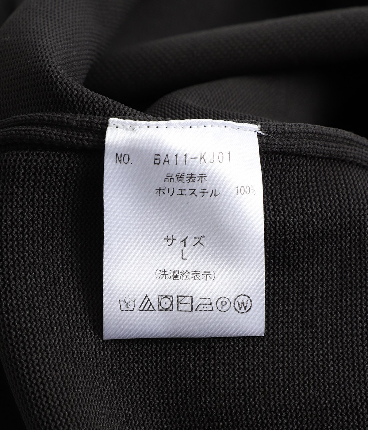 model（177cm / 62kg）B87 W73 H92 着用サイズ：L