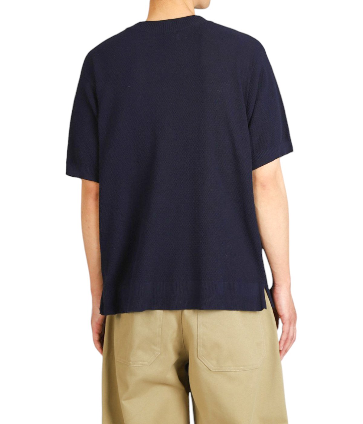 model（177cm / 62kg）B87 W73 H92 着用サイズ：L
