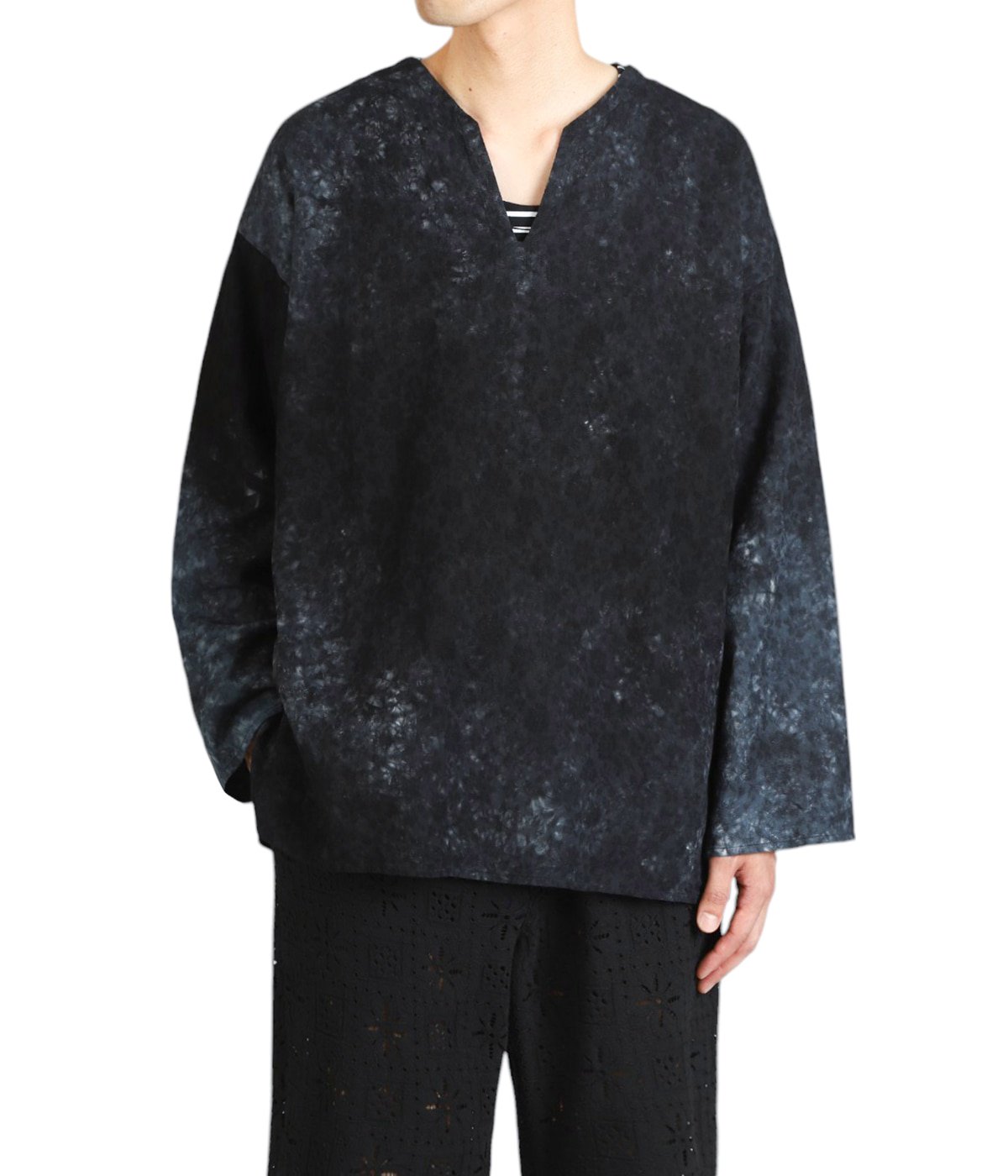 model（177cm / 62kg）B87 W73 H92 着用サイズ：L