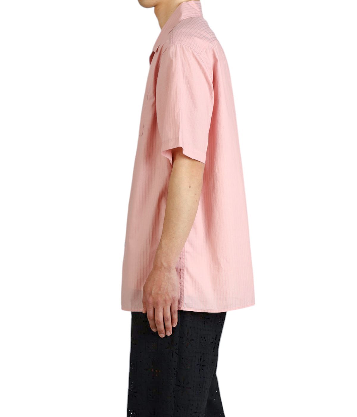 model（177cm / 62kg）B87 W73 H92 着用サイズ：L