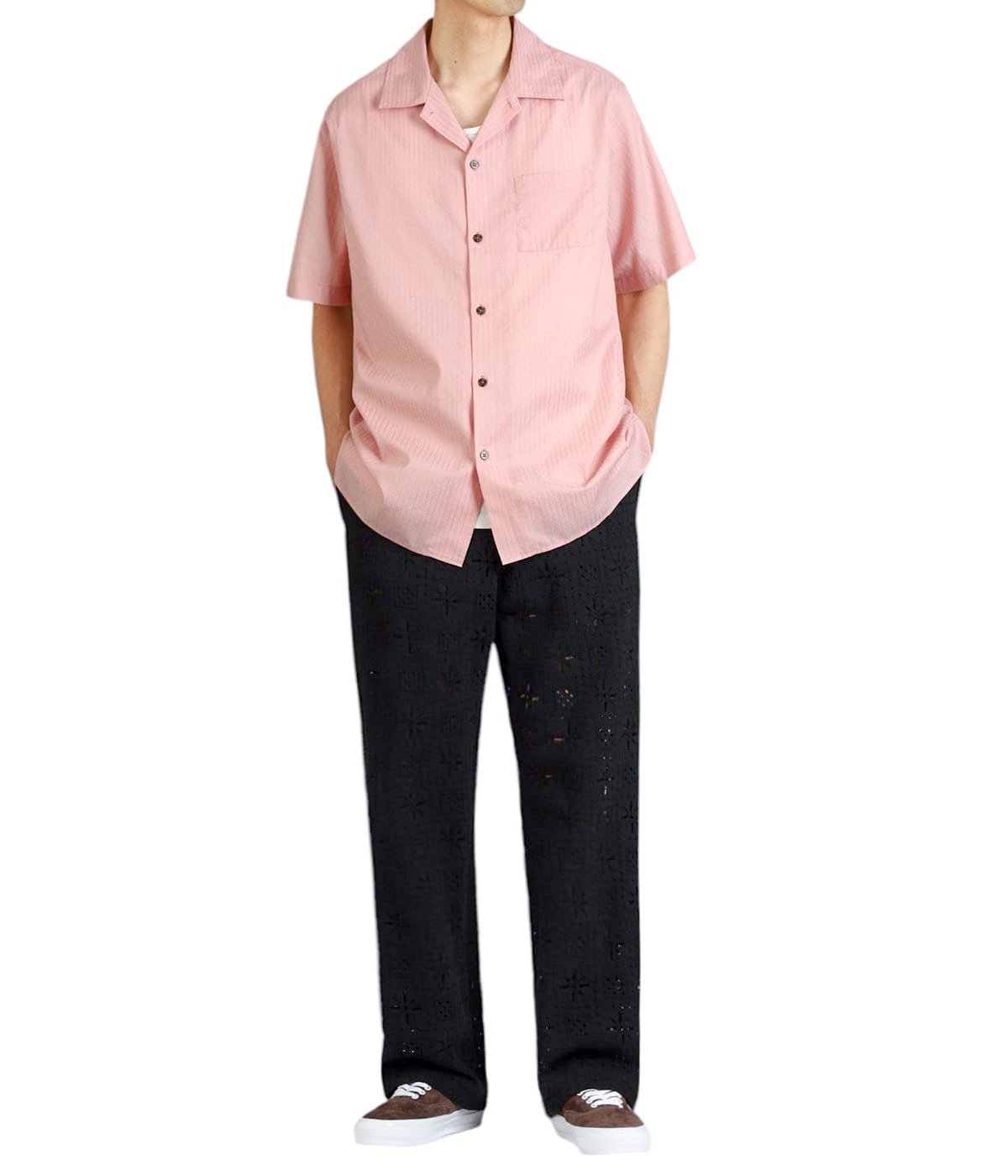 model（177cm / 62kg）B87 W73 H92 着用サイズ：L