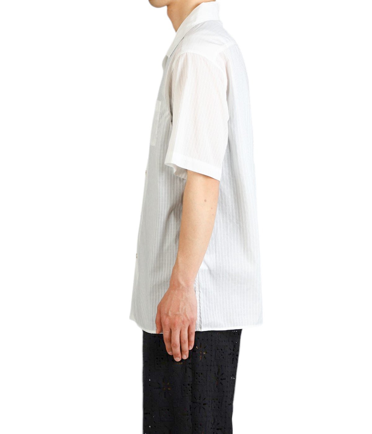 model（177cm / 62kg）B87 W73 H92 着用サイズ：L