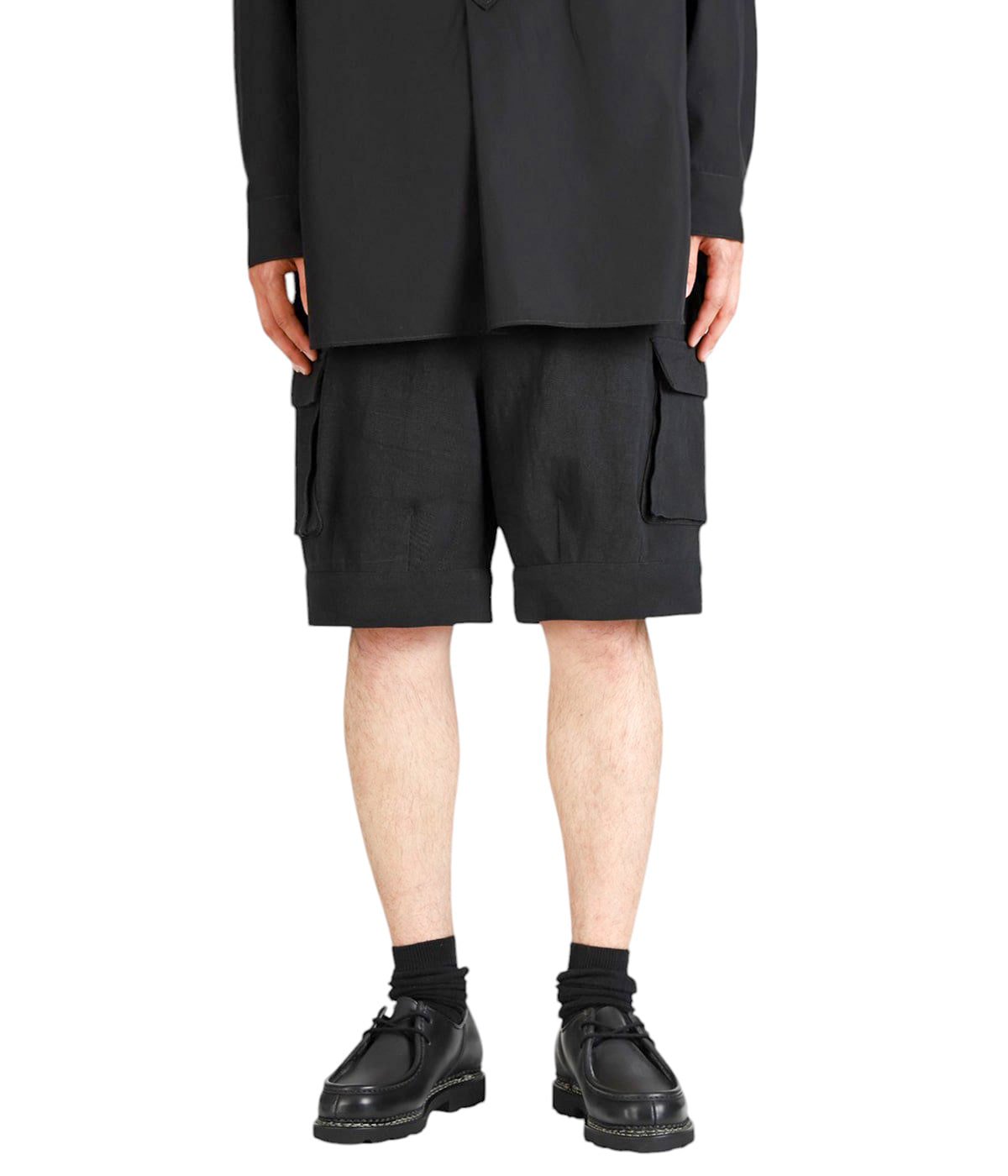 model（177cm / 62kg）B87 W73 H92 着用サイズ：L