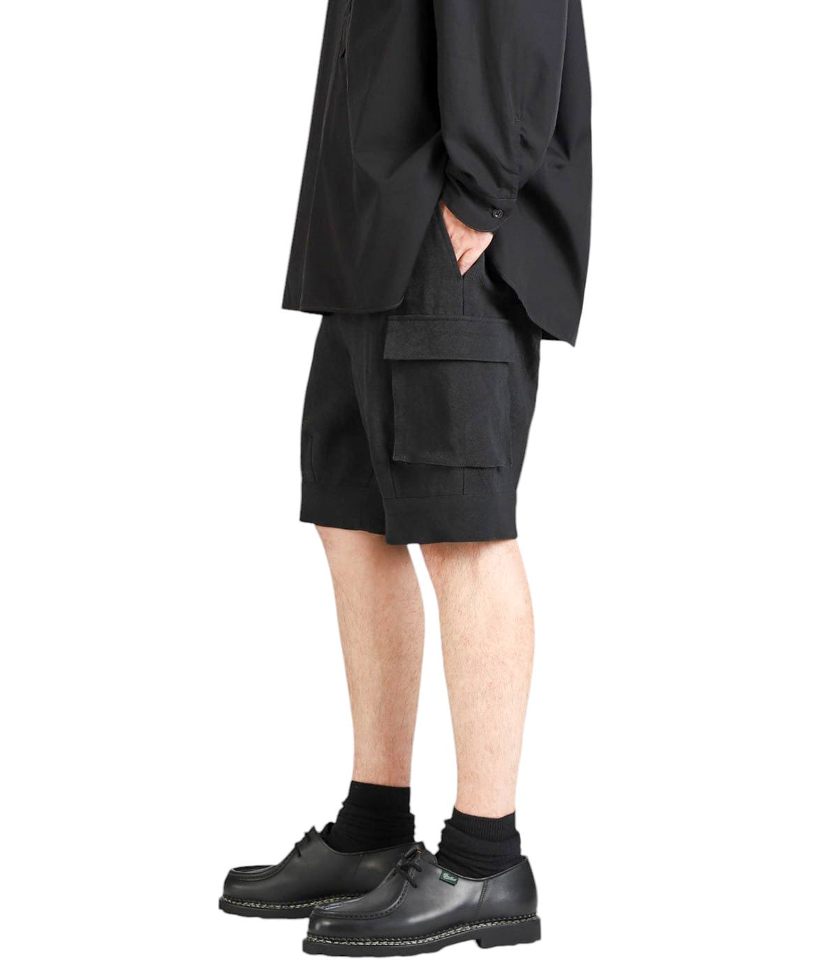 model（177cm / 62kg）B87 W73 H92 着用サイズ：L