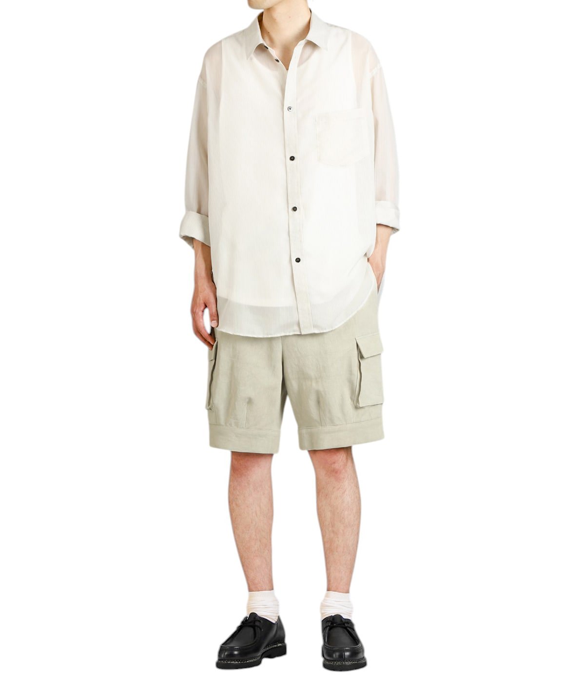 model（177cm / 62kg）B87 W73 H92 着用サイズ：L