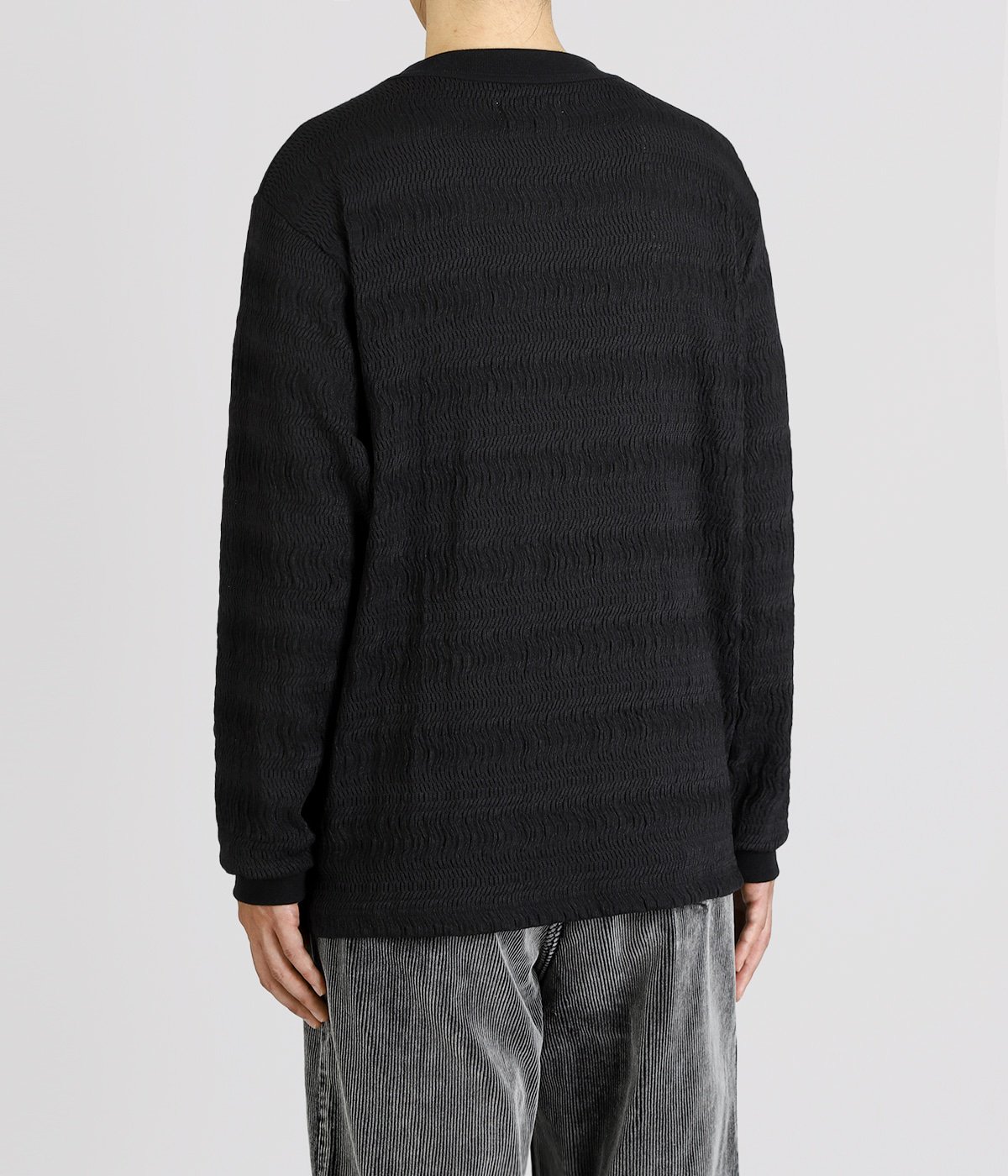 model（177cm / 62kg）B87 W73 H92 着用サイズ：L