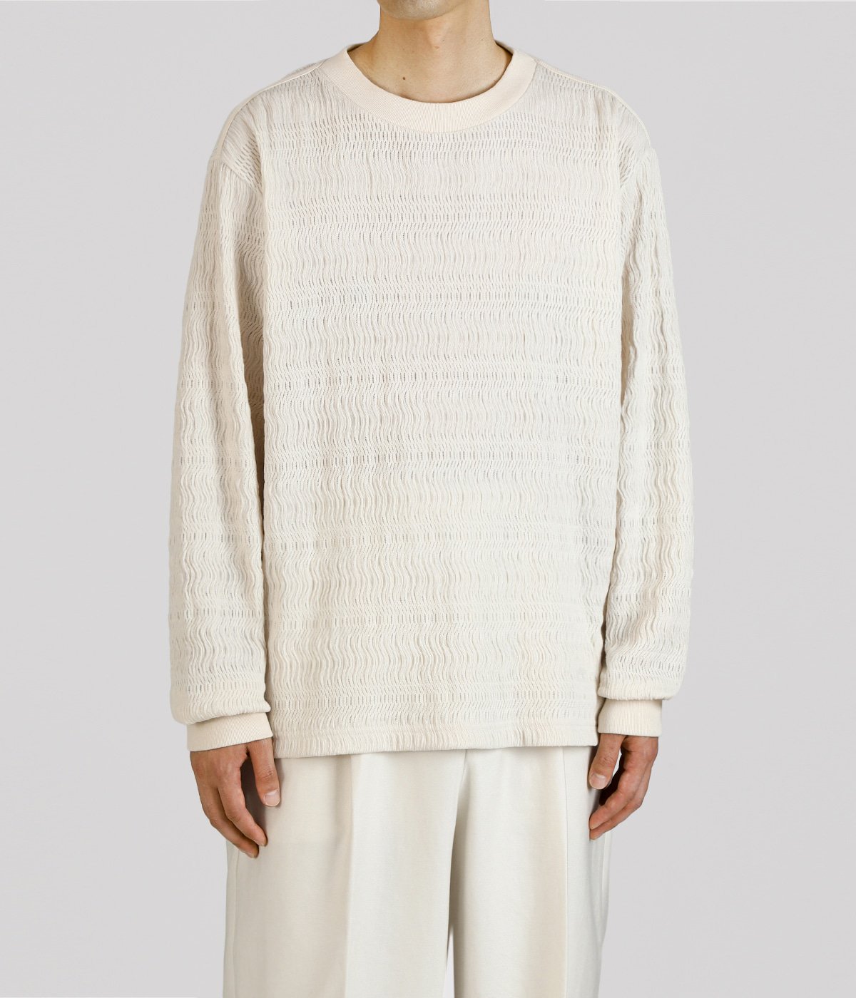 model（177cm / 62kg）B87 W73 H92 着用サイズ：L