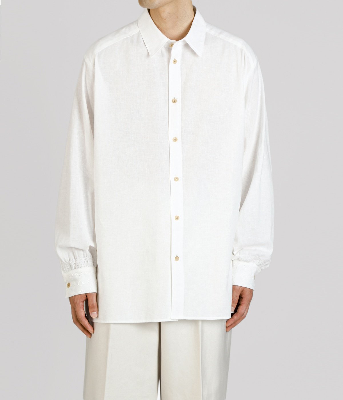 model（177cm / 62kg）B87 W73 H92 着用サイズ：L