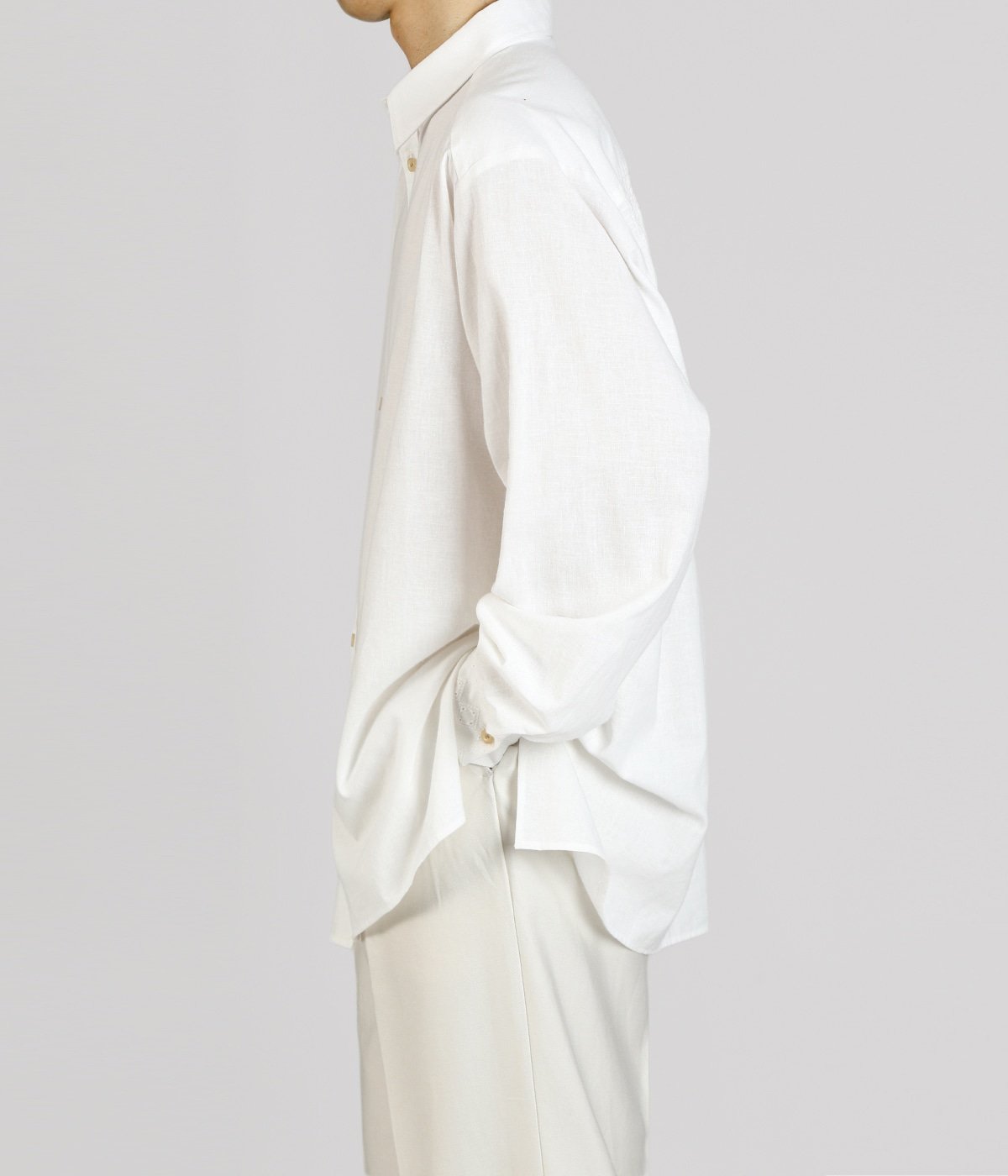 model（177cm / 62kg）B87 W73 H92 着用サイズ：L