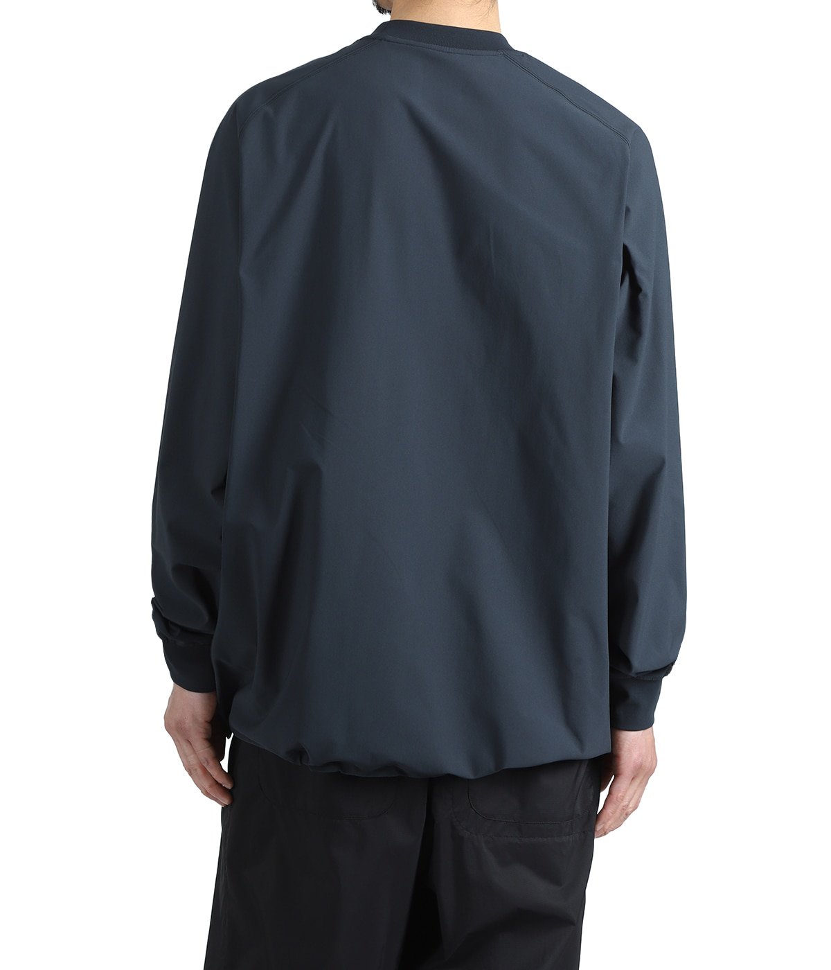 model（175cm / 60kg）B85 W75 H92 着用サイズ：M