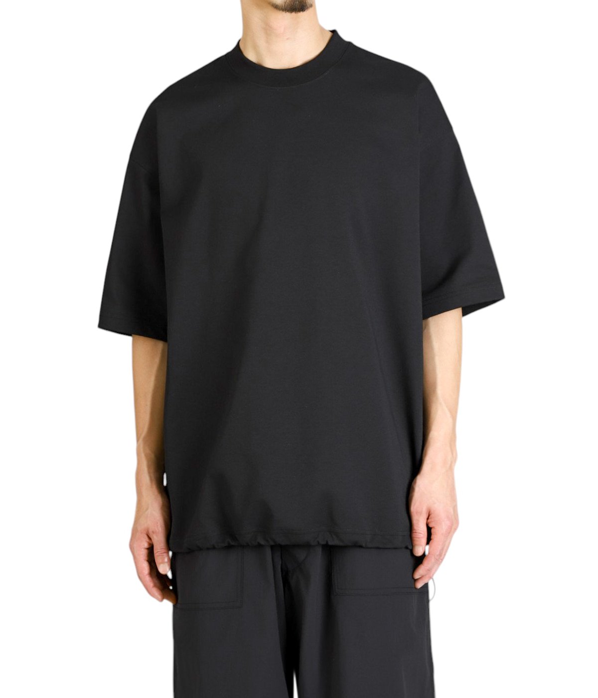model（175cm / 60kg）B85 W75 H92 着用サイズ：L
