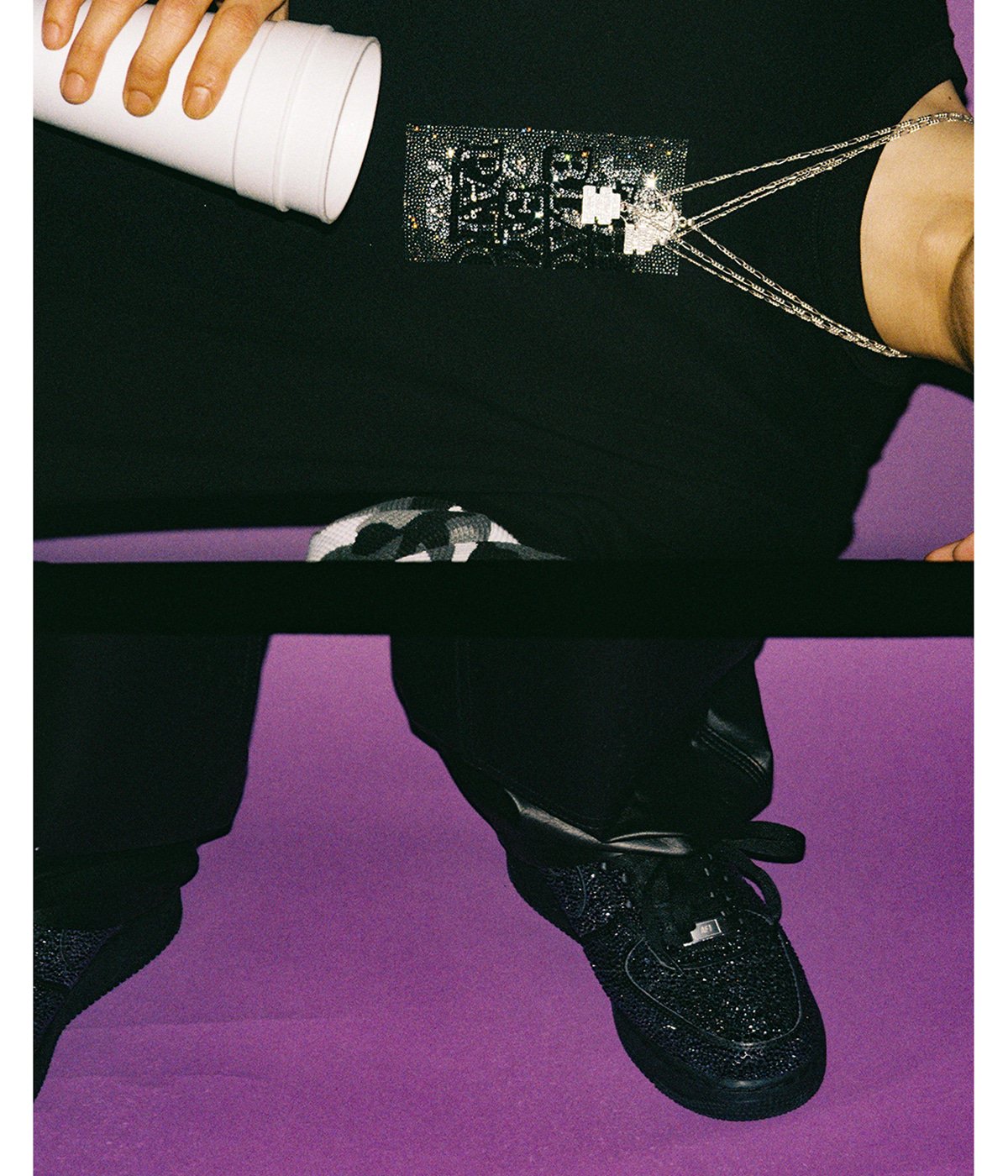 RHINESTONE GRAYSCALE HWC LABEL TEE | BlackEyePatch(ブラックアイ