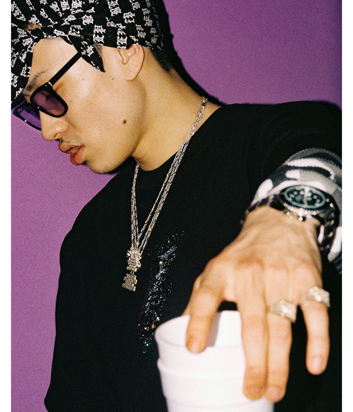 RHINESTONE GRAYSCALE HWC LABEL TEE | BlackEyePatch(ブラックアイ