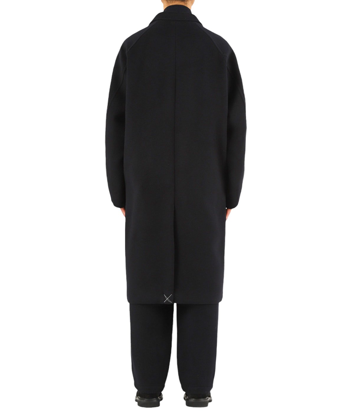 model（175cm / 60kg）B85 W75 H92 着用サイズ：3