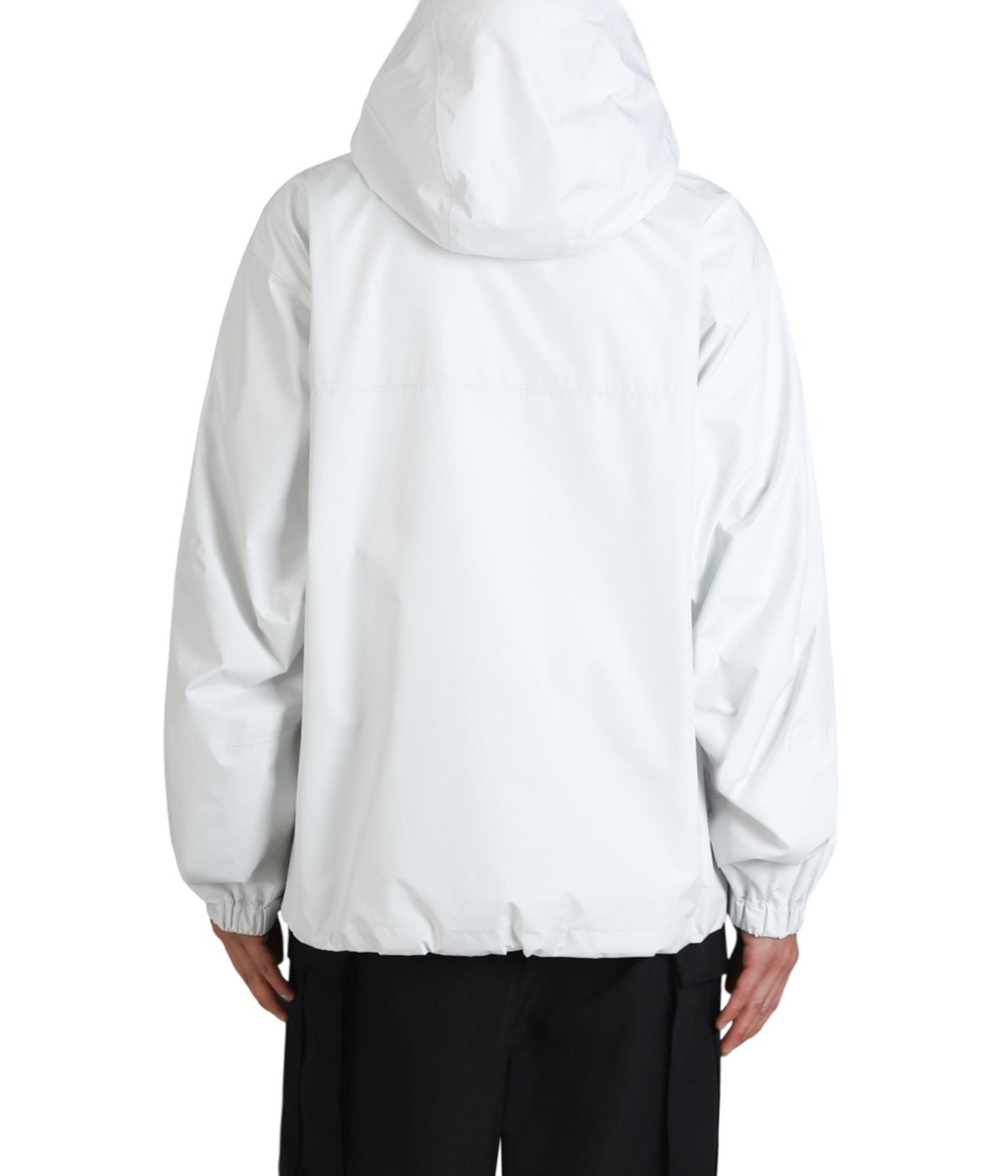 model（175cm / 60kg）B85 W75 H92 着用サイズ：M